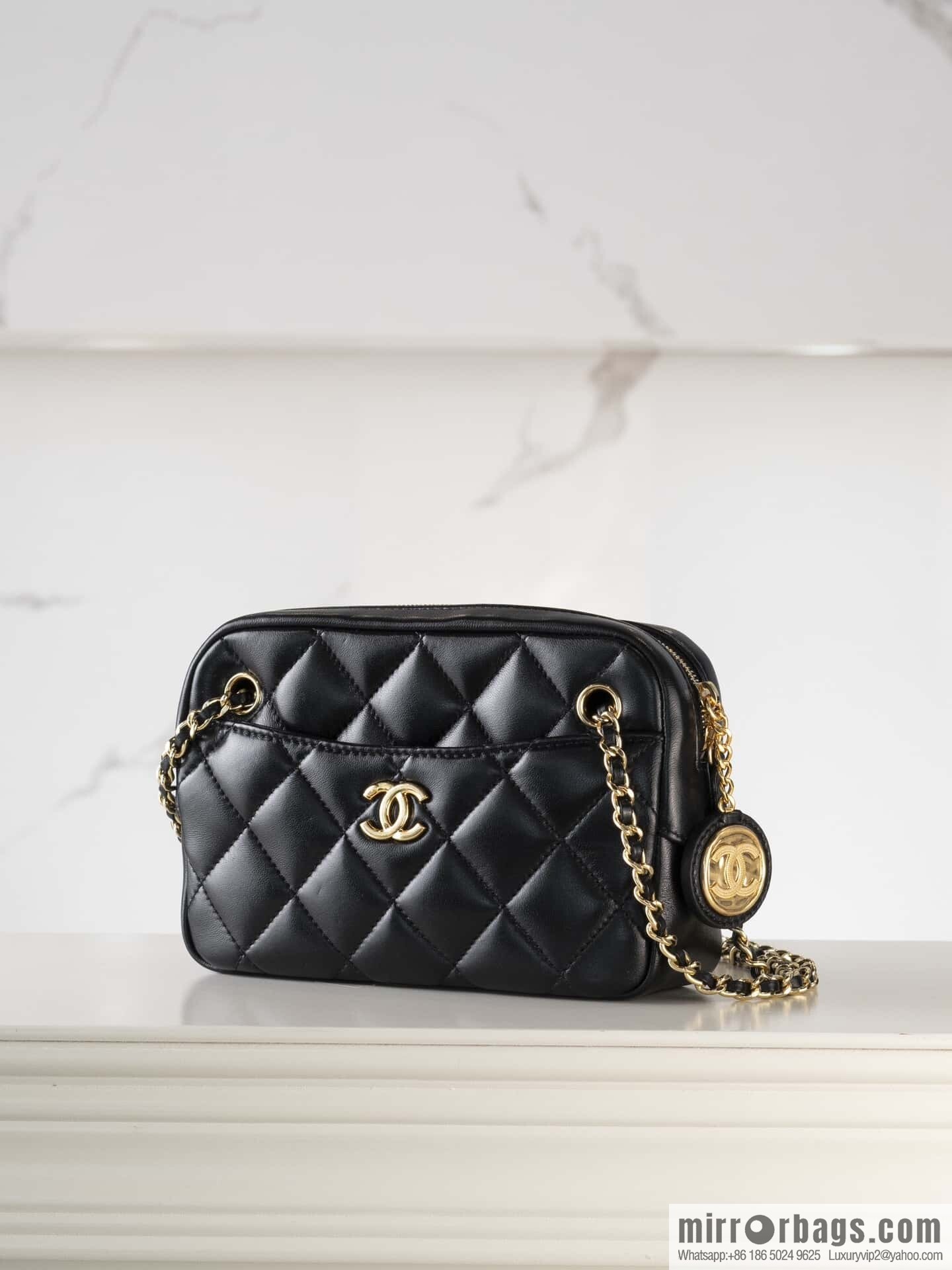 𝐂𝐡𝐚𝐧𝐞𝐥 𝟐𝟒𝐤 Coin Camera Bag, Small, Black 🖤 AS5190