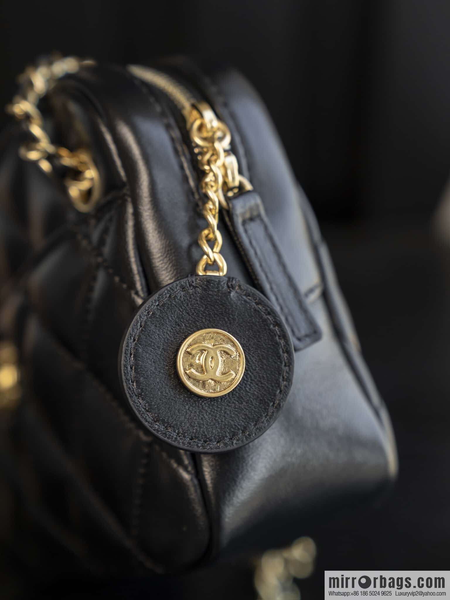 𝐂𝐡𝐚𝐧𝐞𝐥 𝟐𝟒𝐤 Coin Camera Bag, Small, Black 🖤 AS5190