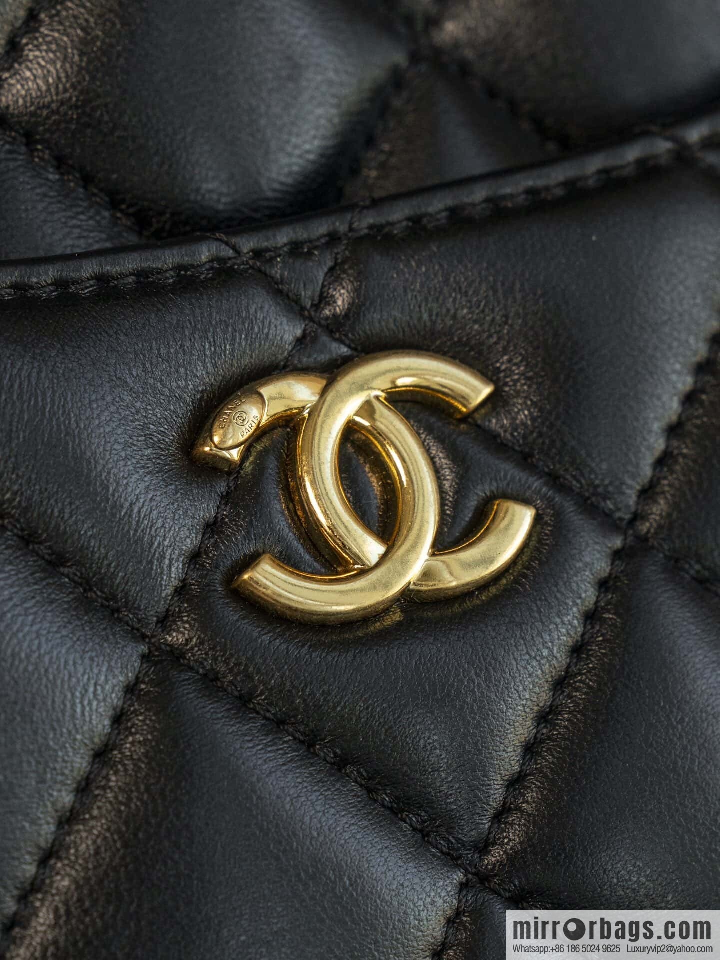 𝐂𝐡𝐚𝐧𝐞𝐥 𝟐𝟒𝐤 Coin Camera Bag, Small, Black 🖤 AS5190