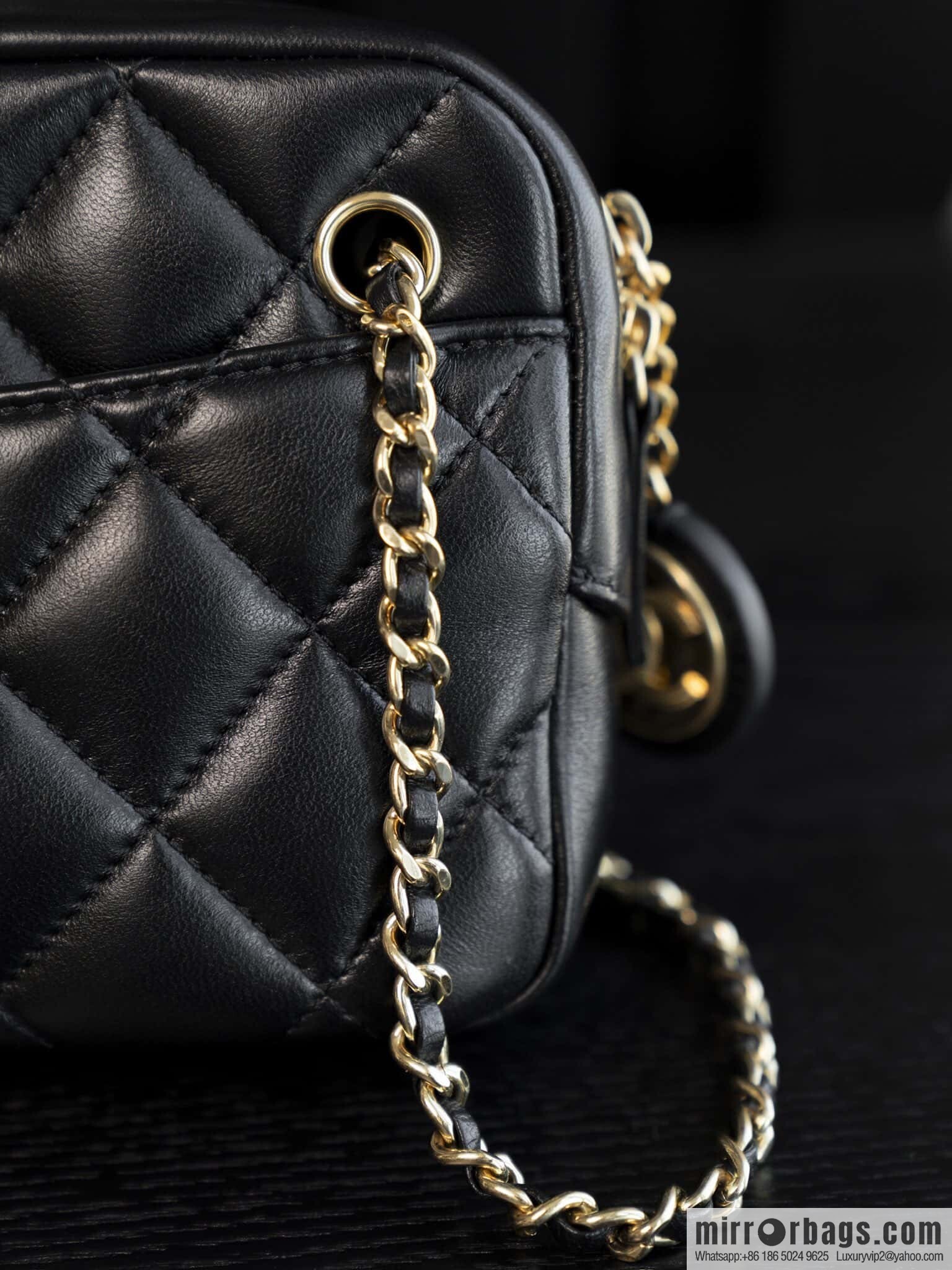 𝐂𝐡𝐚𝐧𝐞𝐥 𝟐𝟒𝐤 Coin Camera Bag, Small, Black 🖤 AS5190