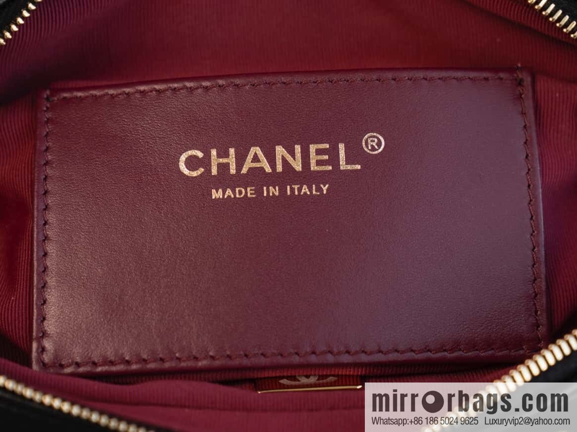 𝐂𝐡𝐚𝐧𝐞𝐥 𝟐𝟒𝐤 Coin Camera Bag, Small, Black 🖤 AS5190
