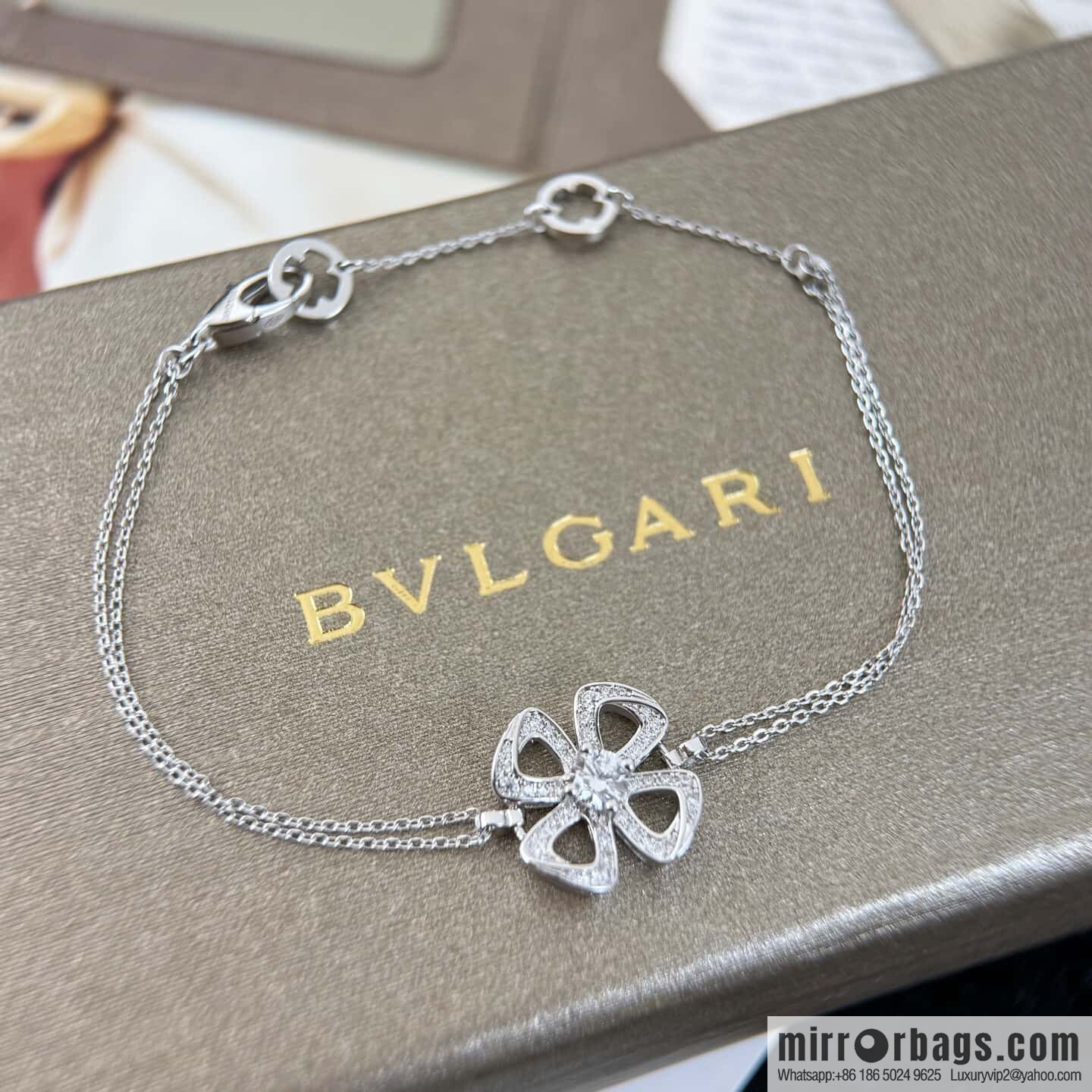 BVLGARI FIOREVER series four-leaf clover bracelet