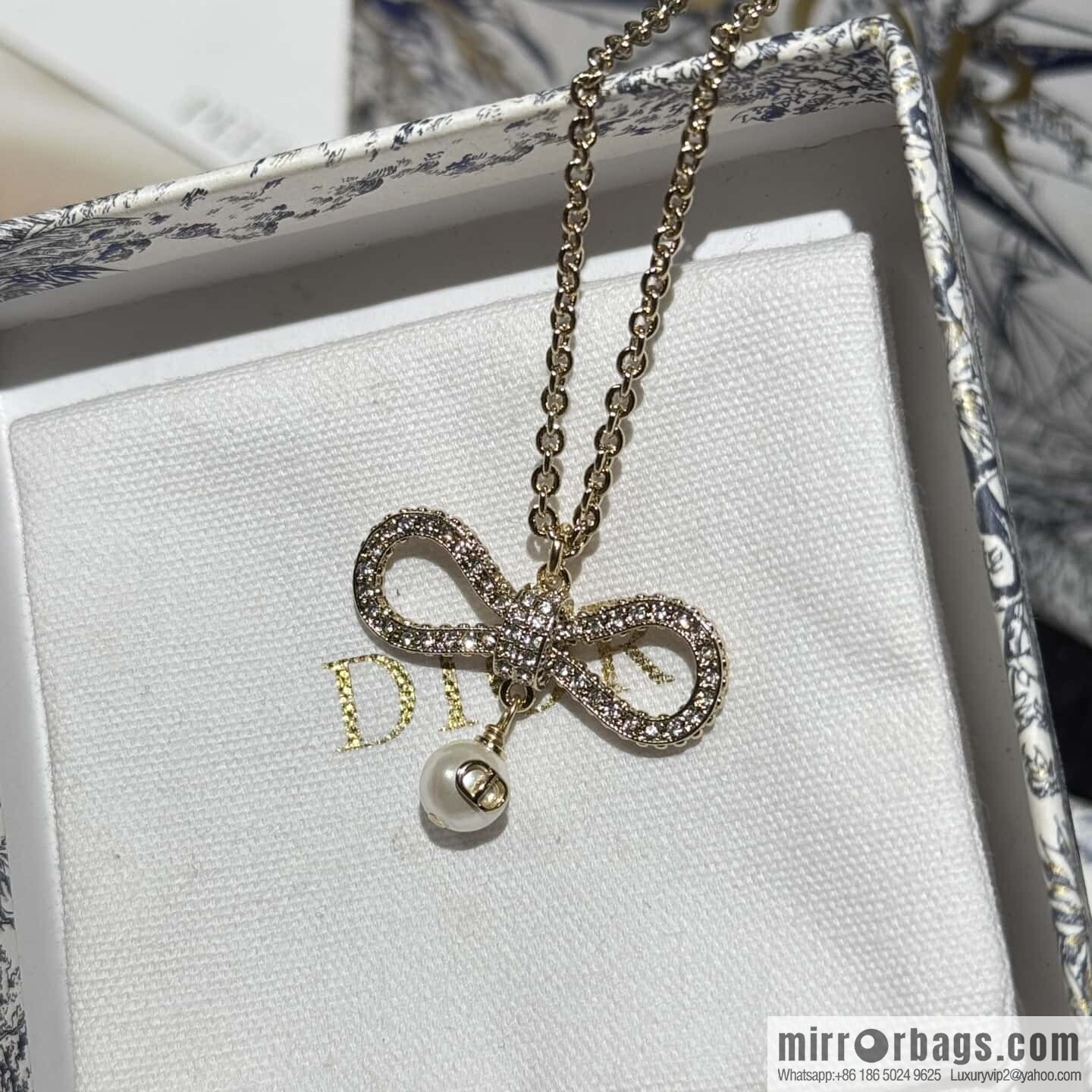 ☀️New ☑️ DIOR bow pearl necklace