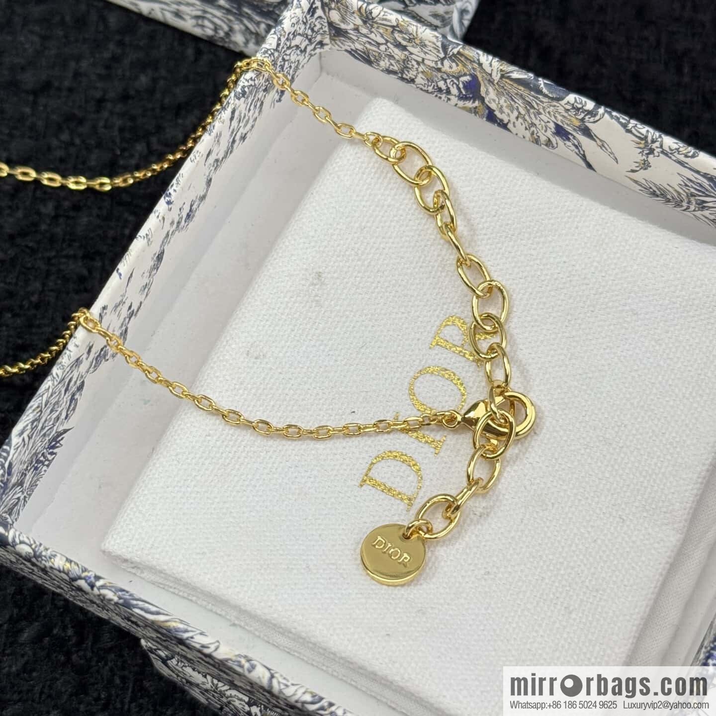 ☀️New ☑️ DIOR bow pearl necklace