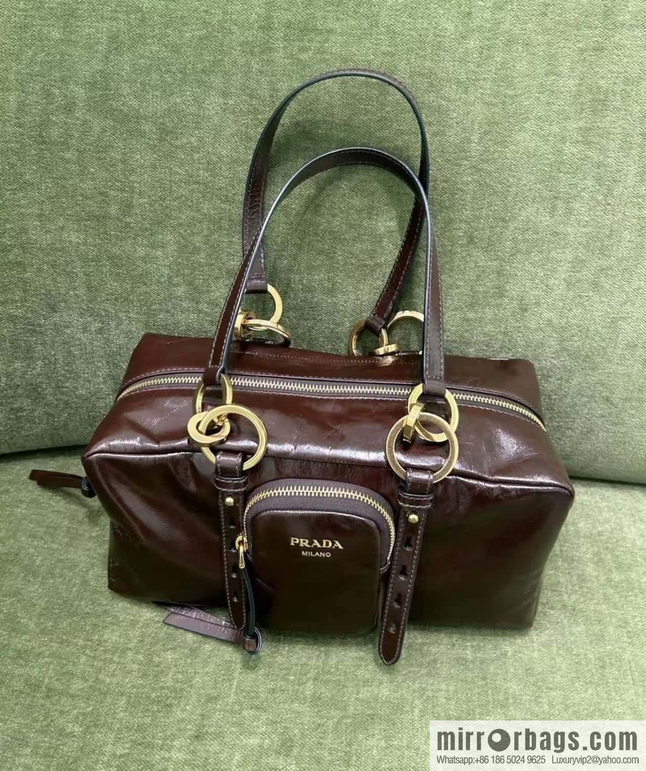 PRADA 🎉 new oil wax leather 🎉 1BB138 large🎉🎉