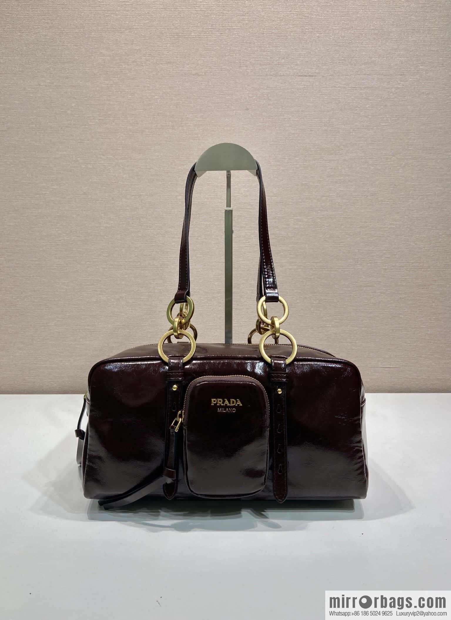 PRADA 🎉 new oil wax leather 🎉 1BB138 large🎉🎉