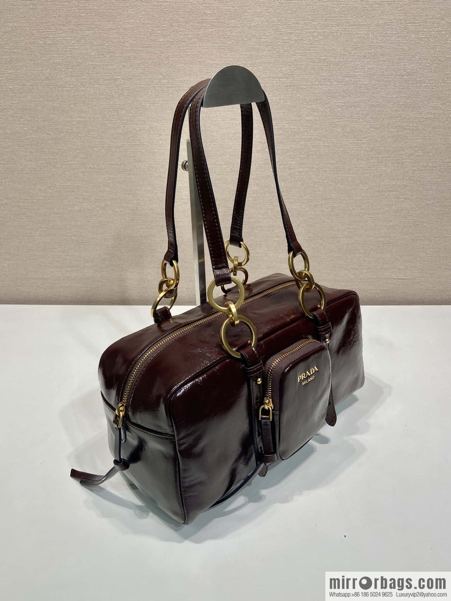PRADA 🎉 new oil wax leather 🎉 1BB138 large🎉🎉