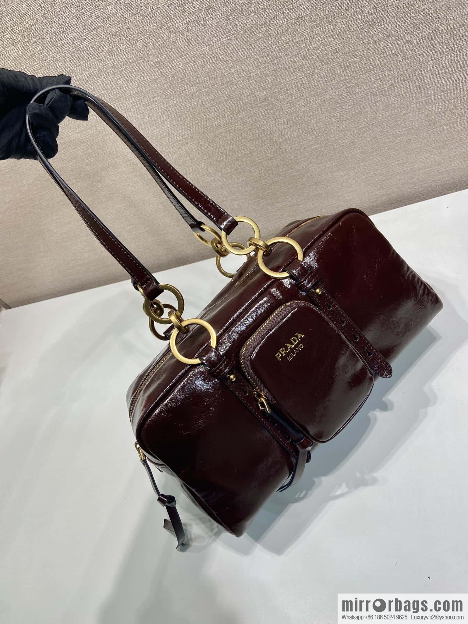 PRADA 🎉 new oil wax leather 🎉 1BB138 large🎉🎉