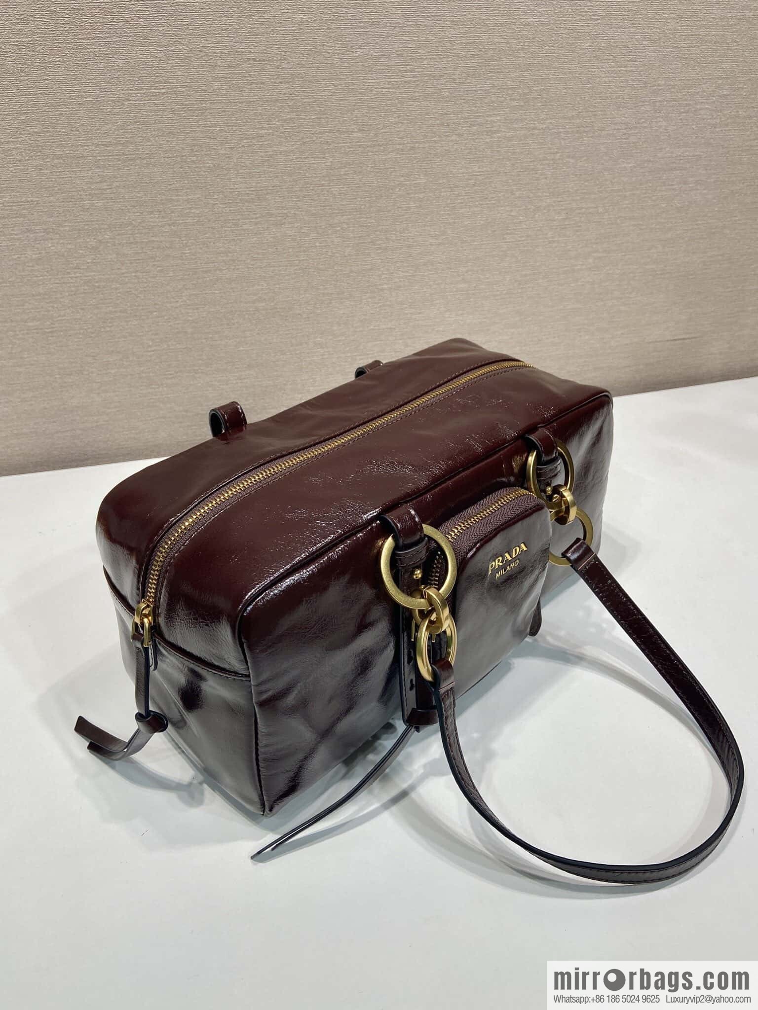PRADA 🎉 new oil wax leather 🎉 1BB138 large🎉🎉