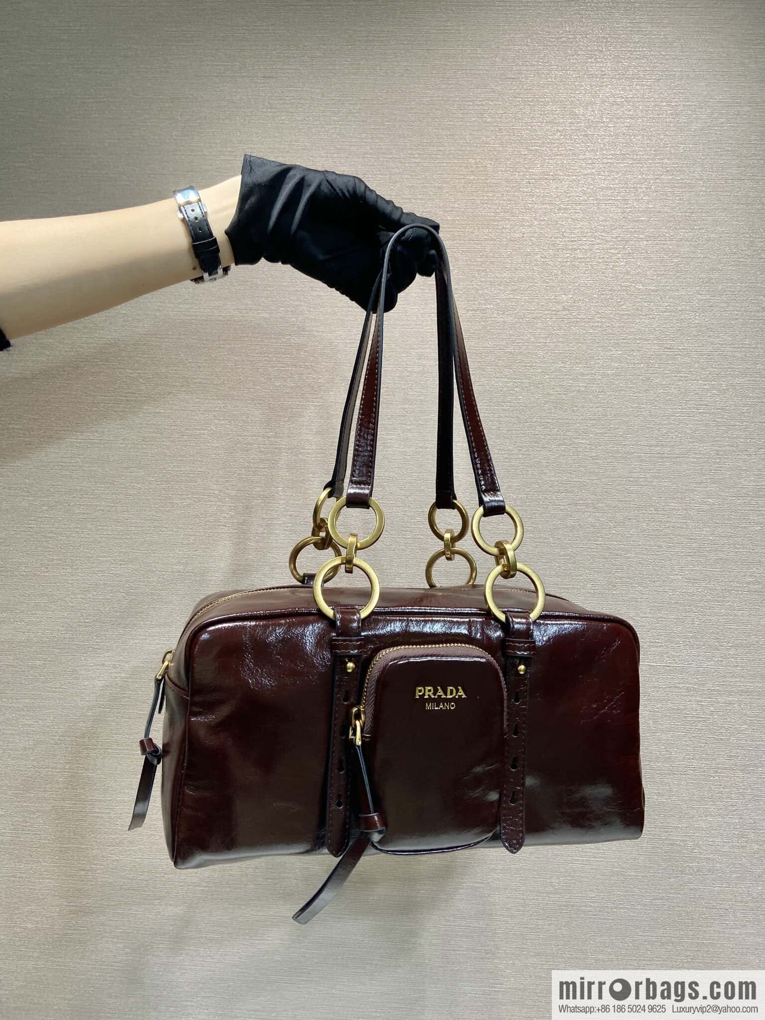 PRADA 🎉 new oil wax leather 🎉 1BB138 large🎉🎉