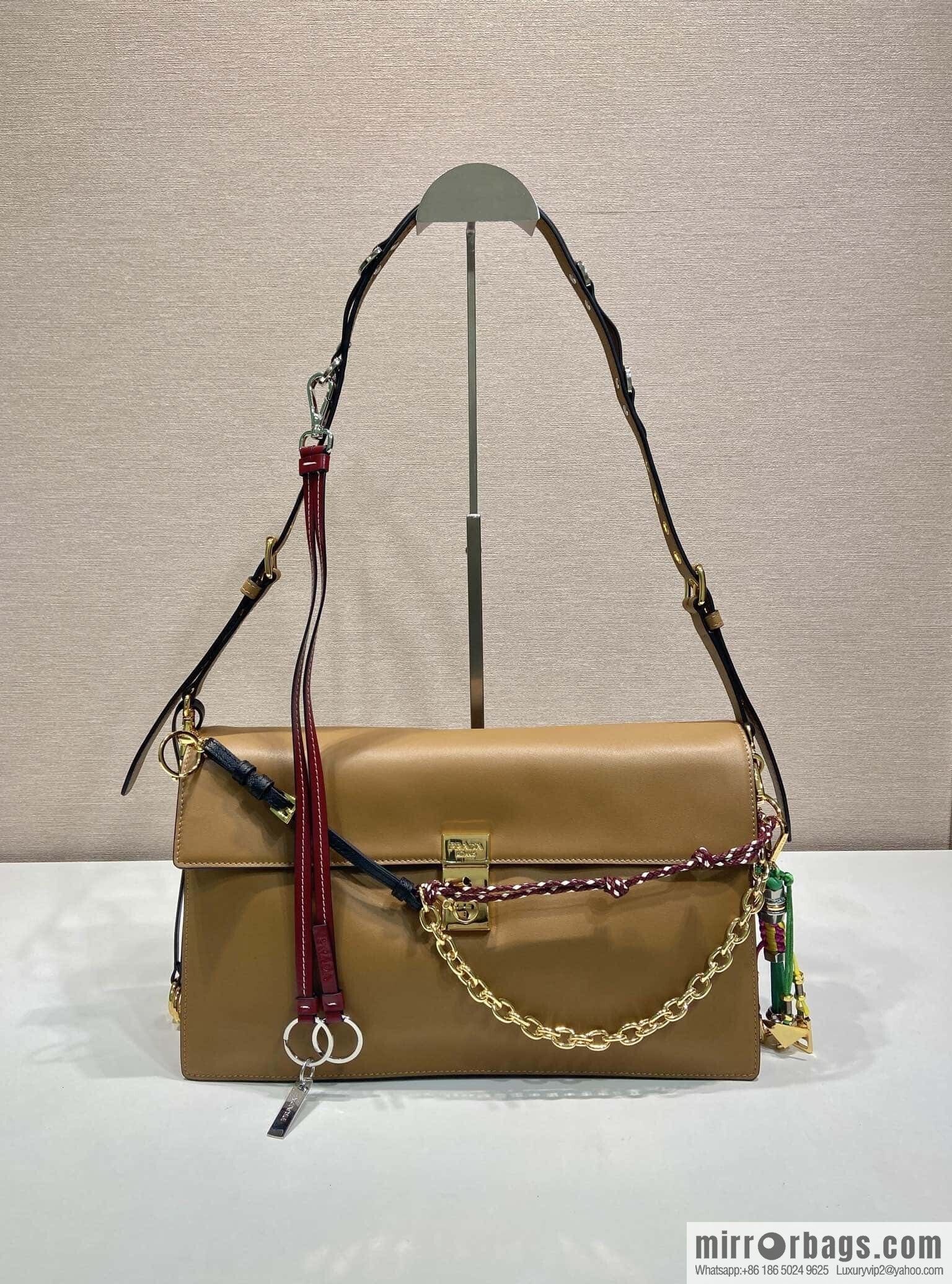 PRADA 🎉 new 🎉 1BD378 large 🎉🎉 brown