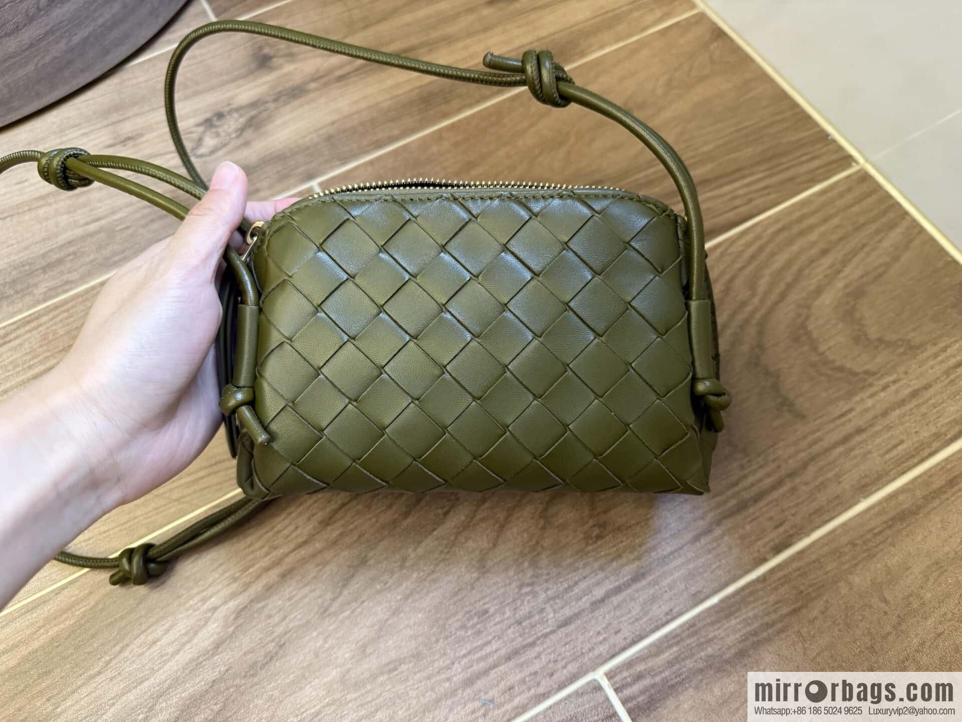 BV Shell Bag Concert 794258 Olive Oil Green