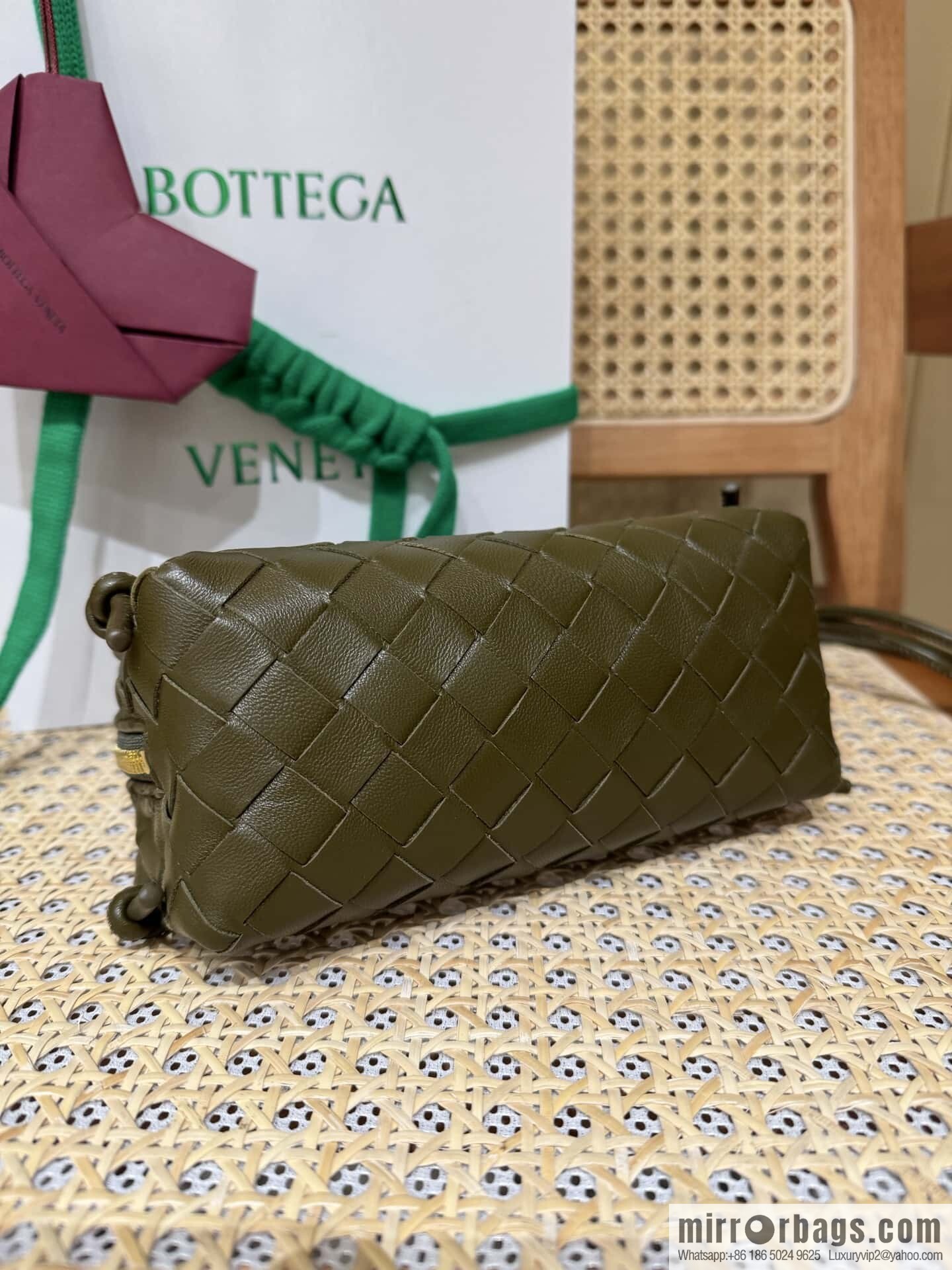 BV Shell Bag Concert 794258 Olive Oil Green