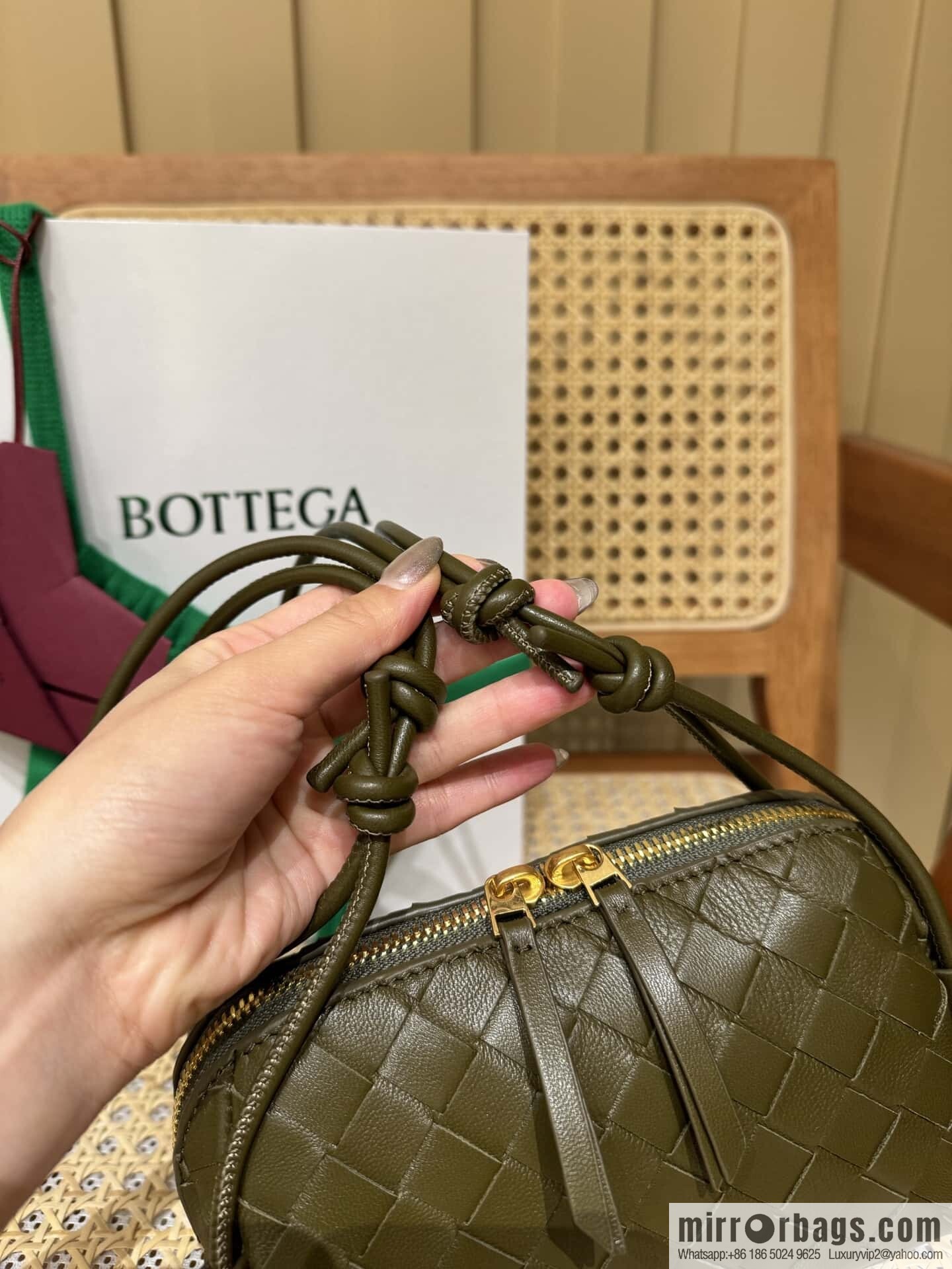 BV Shell Bag Concert 794258 Olive Oil Green