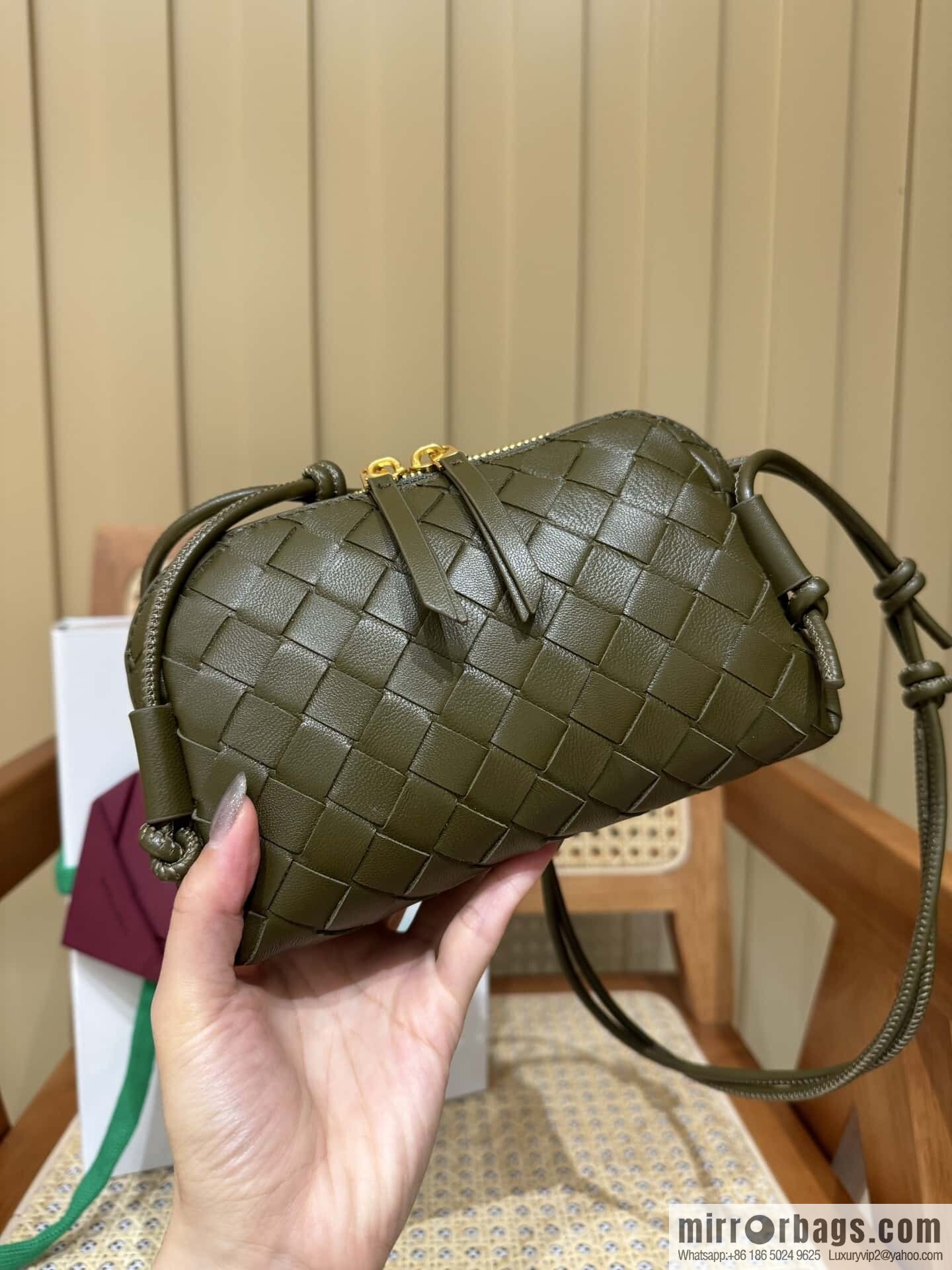 BV Shell Bag Concert 794258 Olive Oil Green