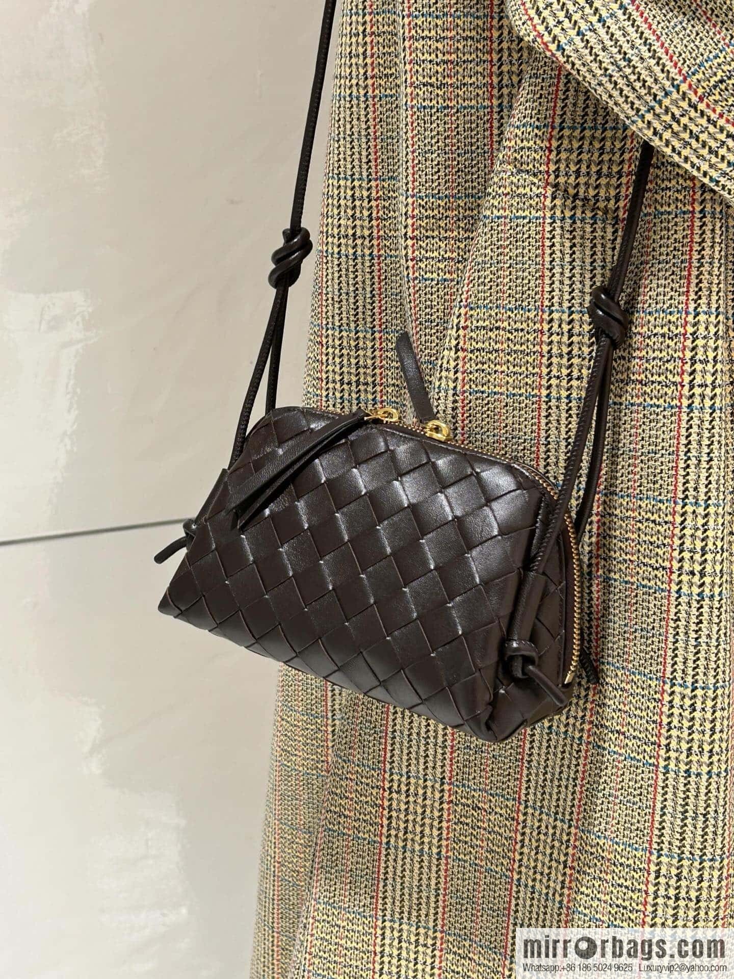 BV Shell Bag Concert 794258 Chocolate Brown