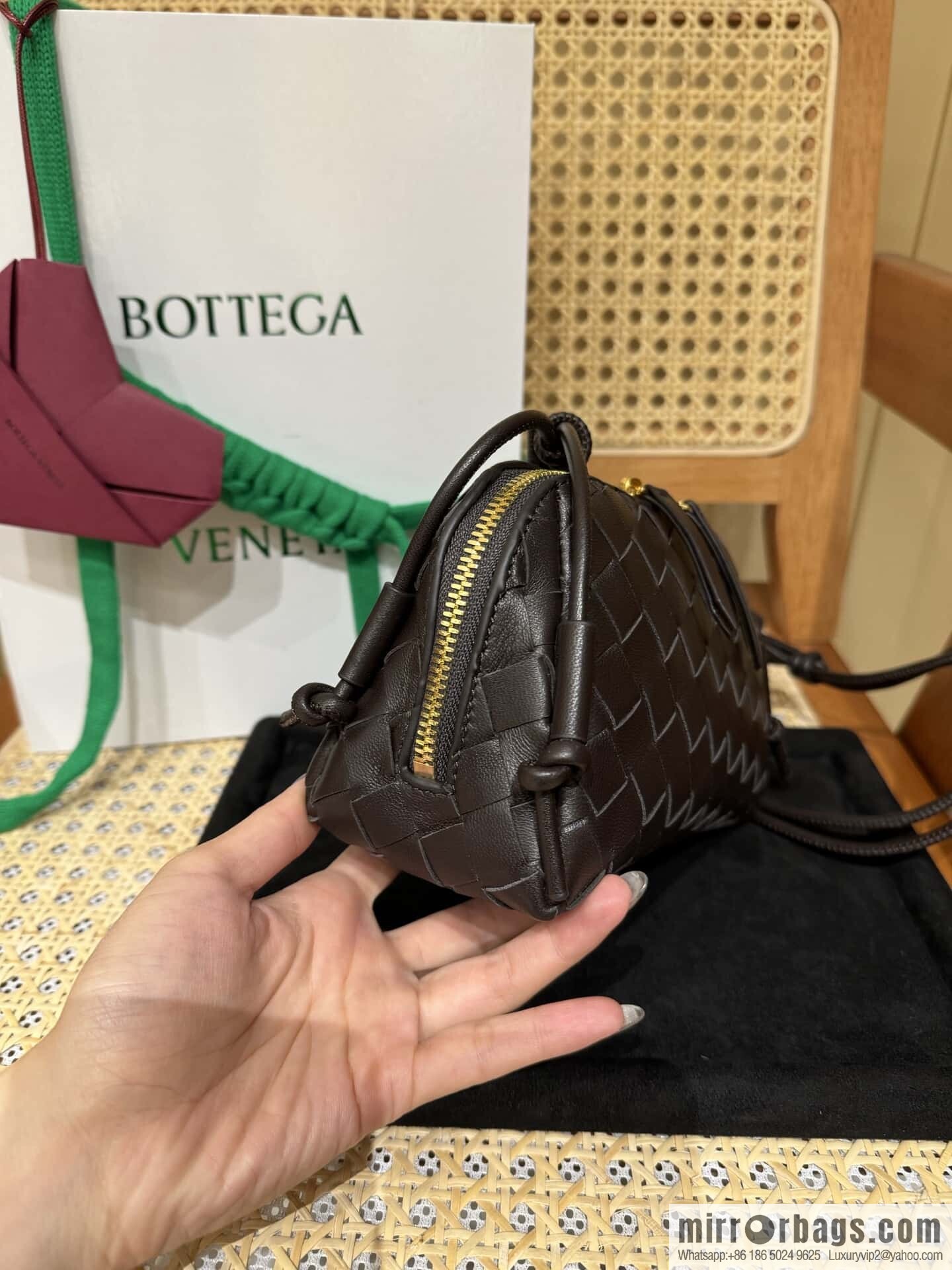 BV Shell Bag Concert 794258 Chocolate Brown