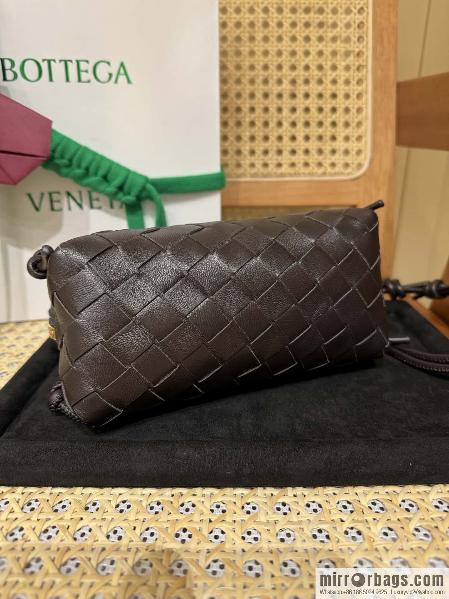 BV Shell Bag Concert 794258 Chocolate Brown