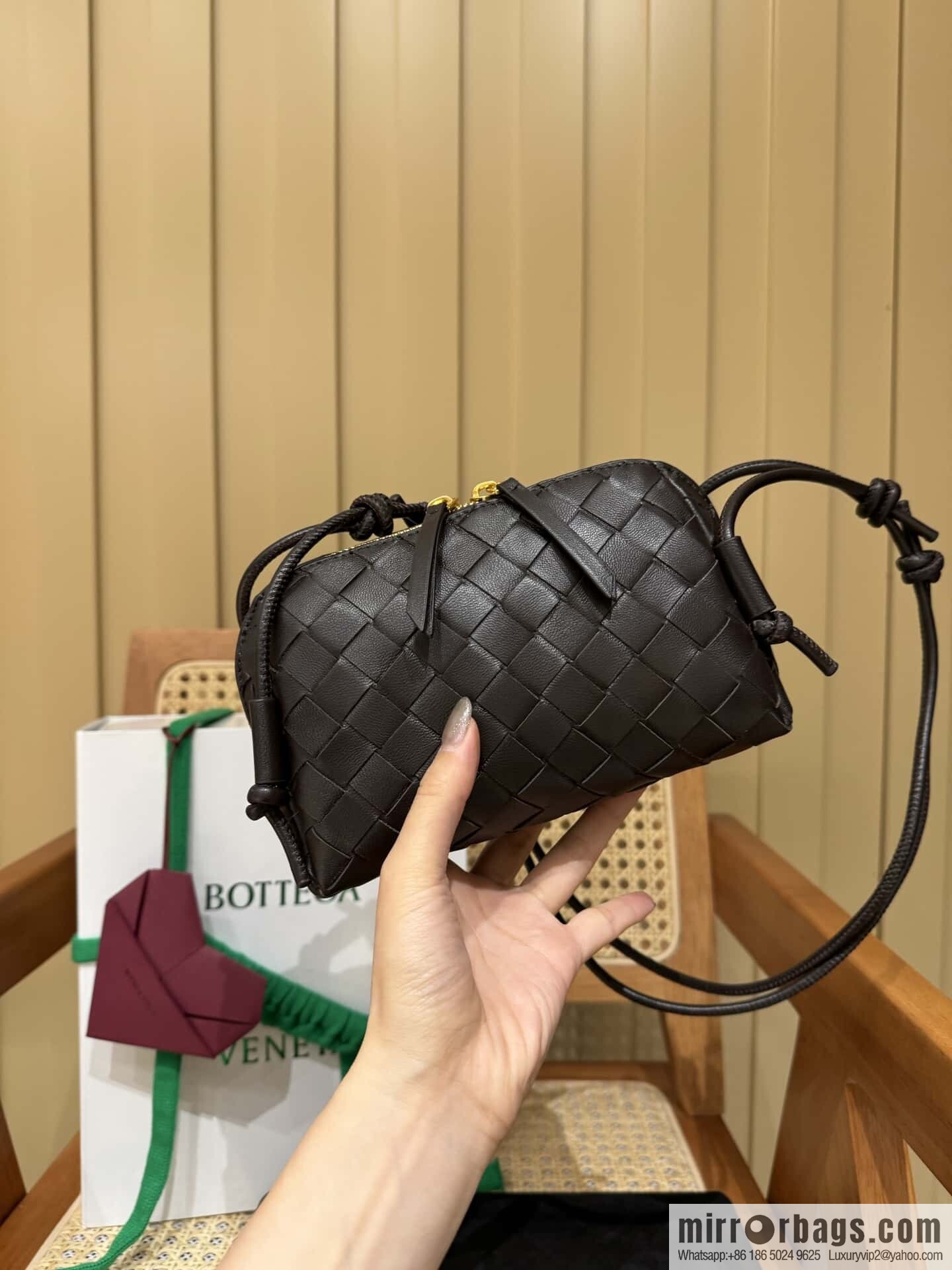 BV Shell Bag Concert 794258 Chocolate Brown