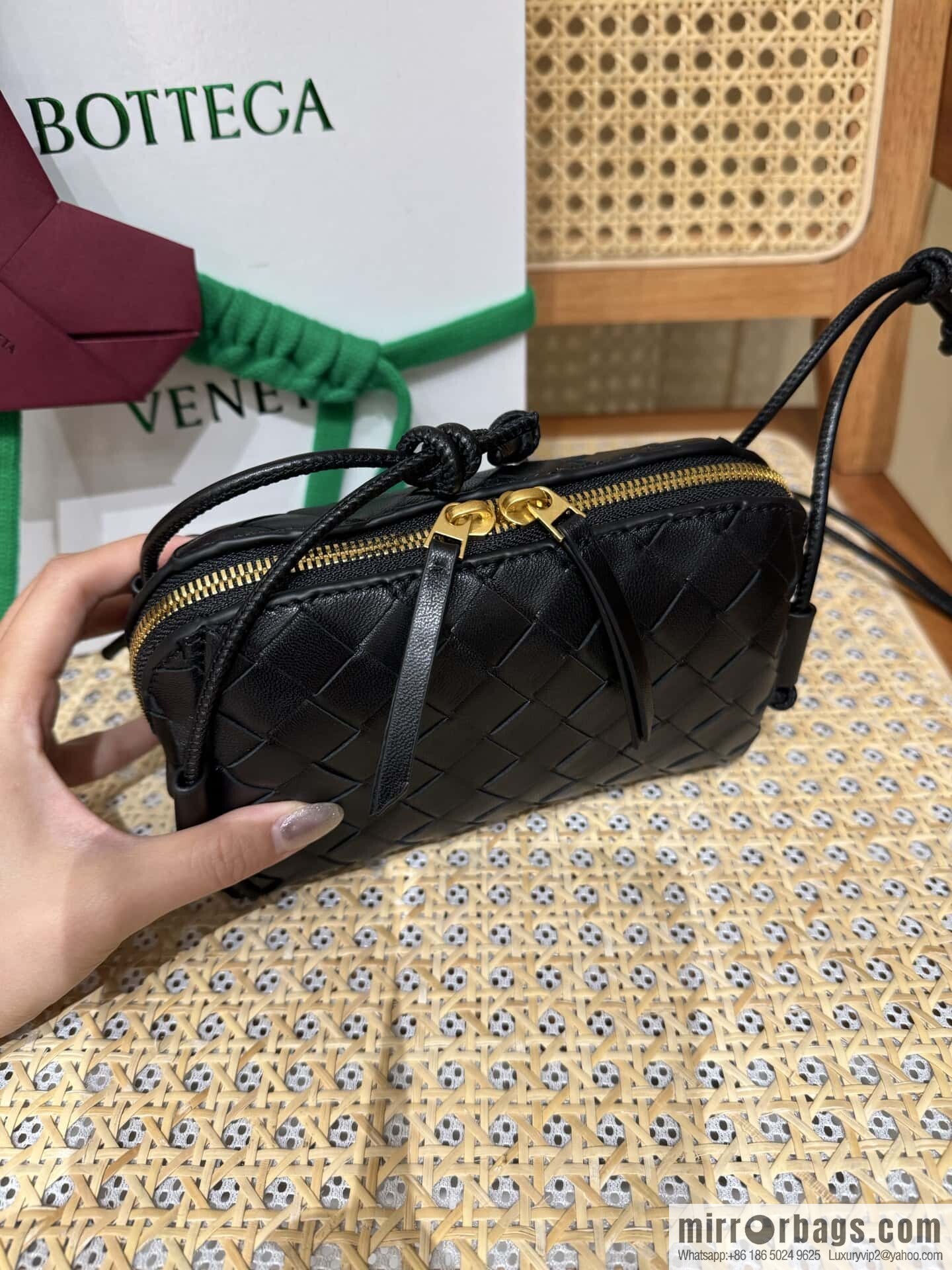 BV Shell Bag Concert 794258 Black