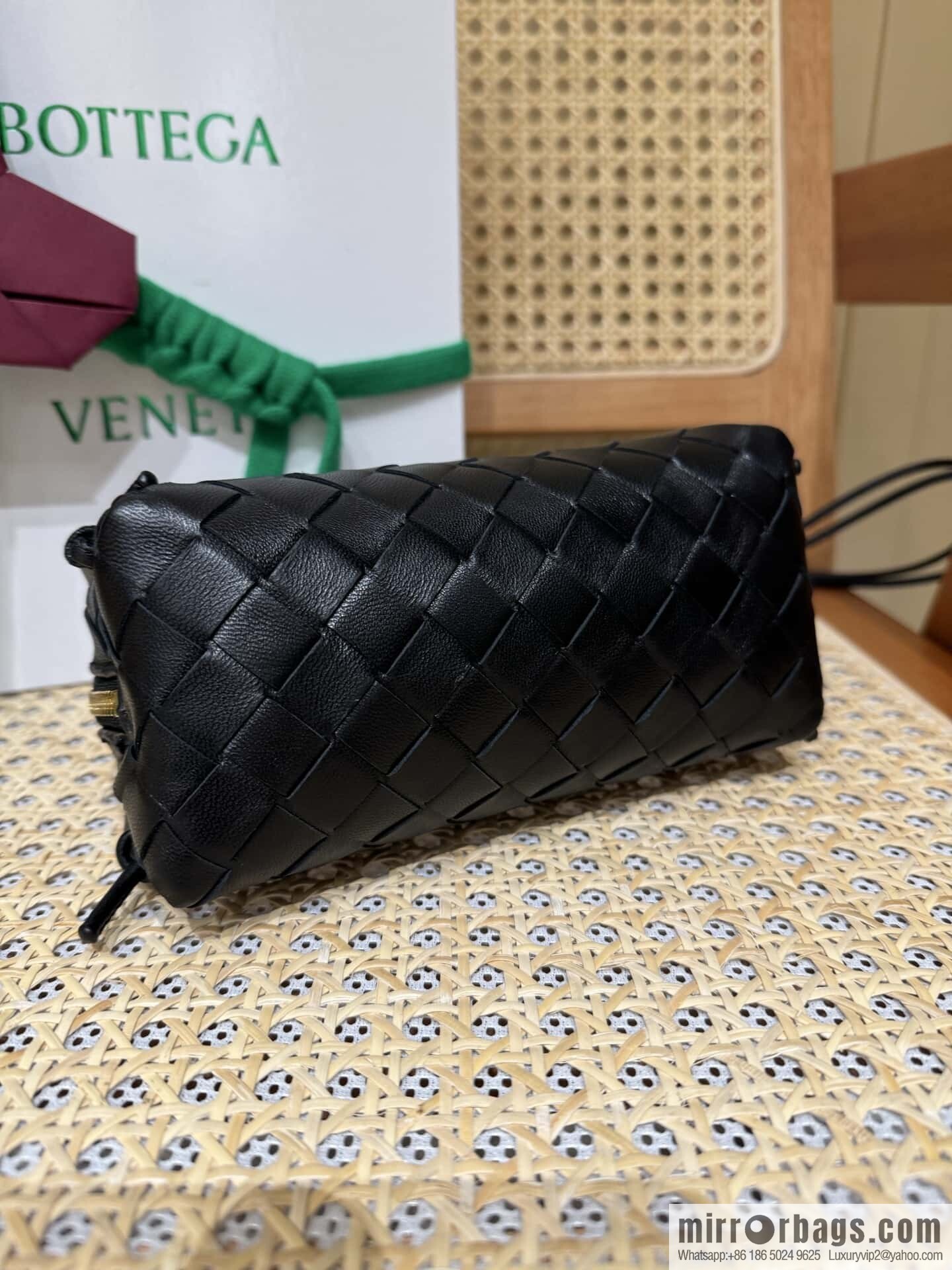 BV Shell Bag Concert 794258 Black