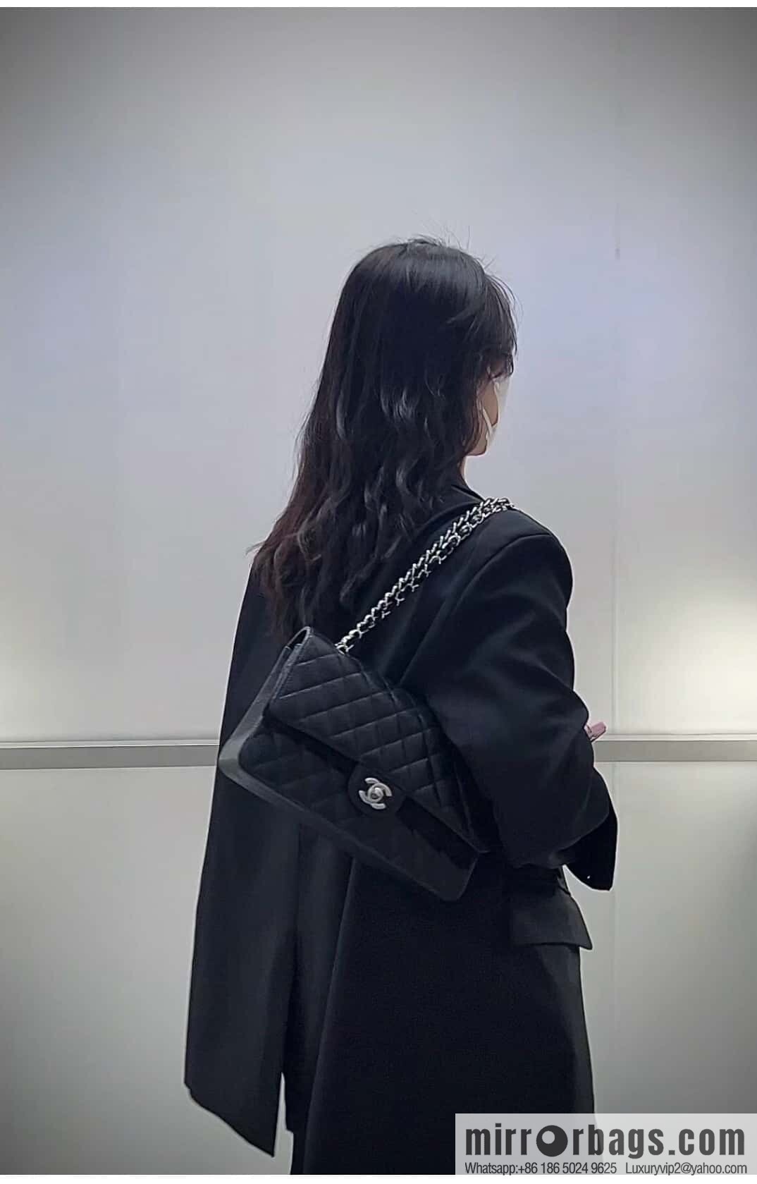 ℂ𝔽 𝗖𝗹𝗮𝘀𝘀𝗶𝗰 𝗙𝗹𝗮𝗽 | Original Caviar 🐂 Medium, Black Silver 🖤 A01112