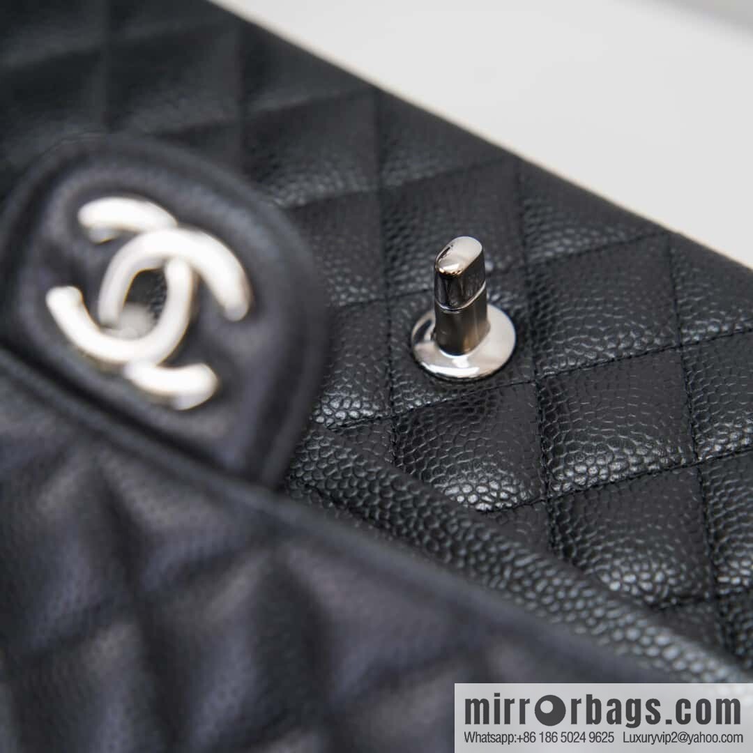 ℂ𝔽 𝗖𝗹𝗮𝘀𝘀𝗶𝗰 𝗙𝗹𝗮𝗽 | Original Caviar 🐂 Medium, Black Silver 🖤 A01112