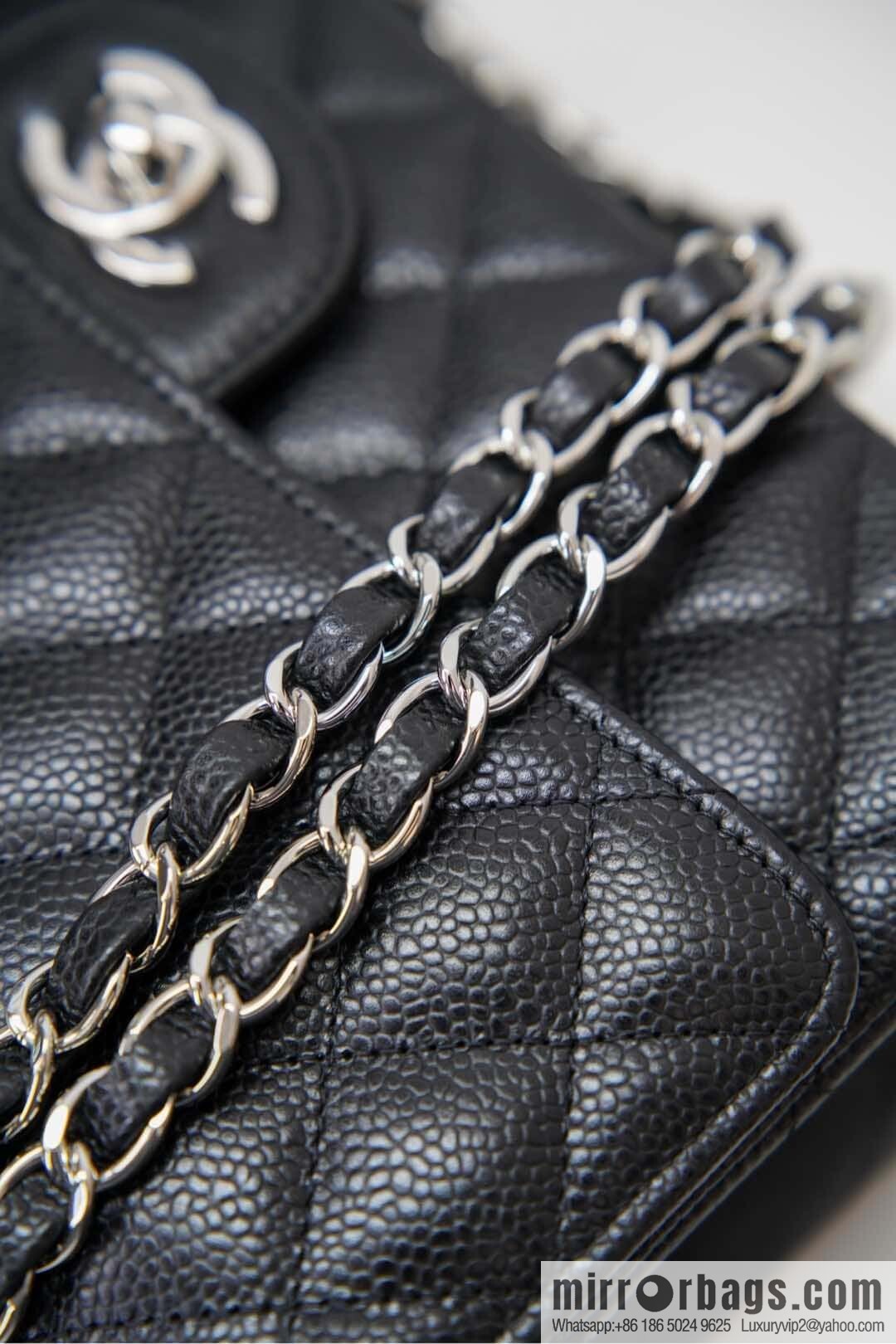 ℂ𝔽 𝗖𝗹𝗮𝘀𝘀𝗶𝗰 𝗙𝗹𝗮𝗽 | Original Caviar 🐂 Medium, Black Silver 🖤 A01112