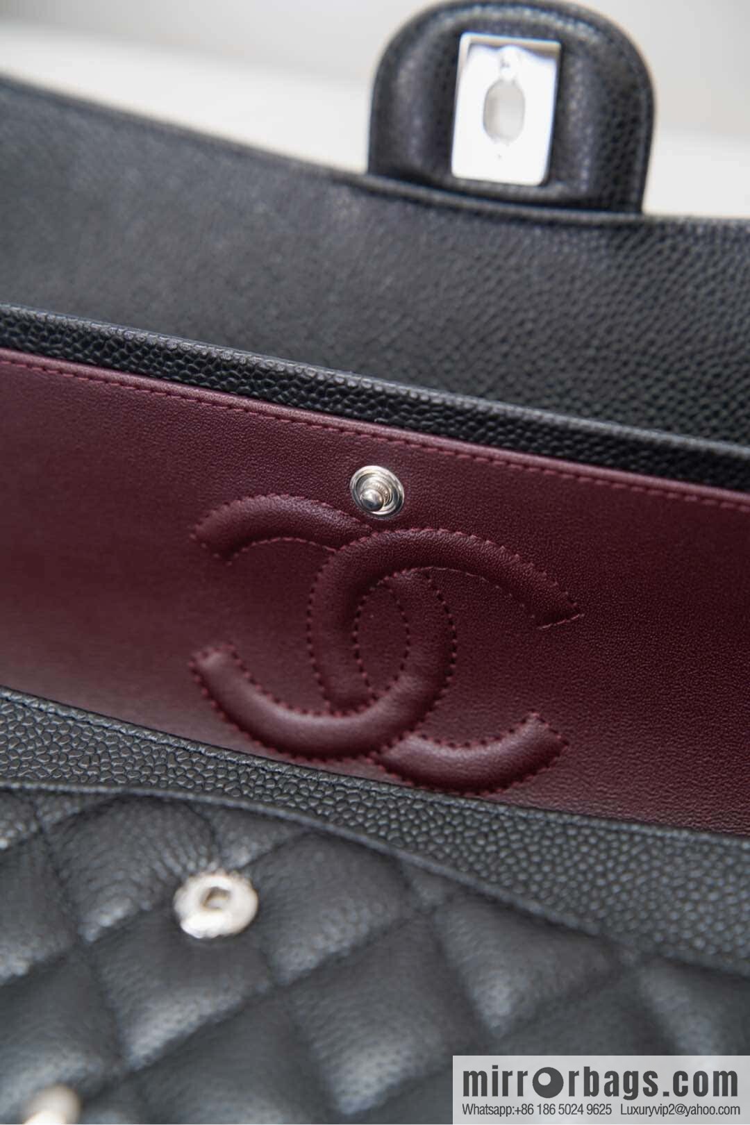ℂ𝔽 𝗖𝗹𝗮𝘀𝘀𝗶𝗰 𝗙𝗹𝗮𝗽 | Original Caviar 🐂 Medium, Black Silver 🖤 A01112