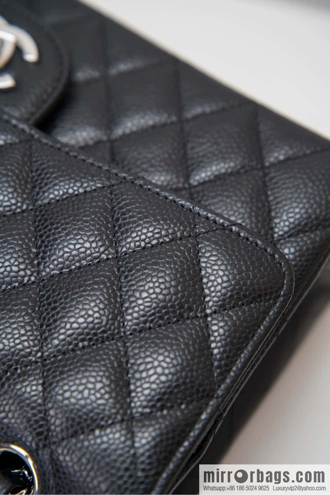ℂ𝔽 𝗖𝗹𝗮𝘀𝘀𝗶𝗰 𝗙𝗹𝗮𝗽 | Original Caviar 🐂 Medium, Black Silver 🖤 A01112