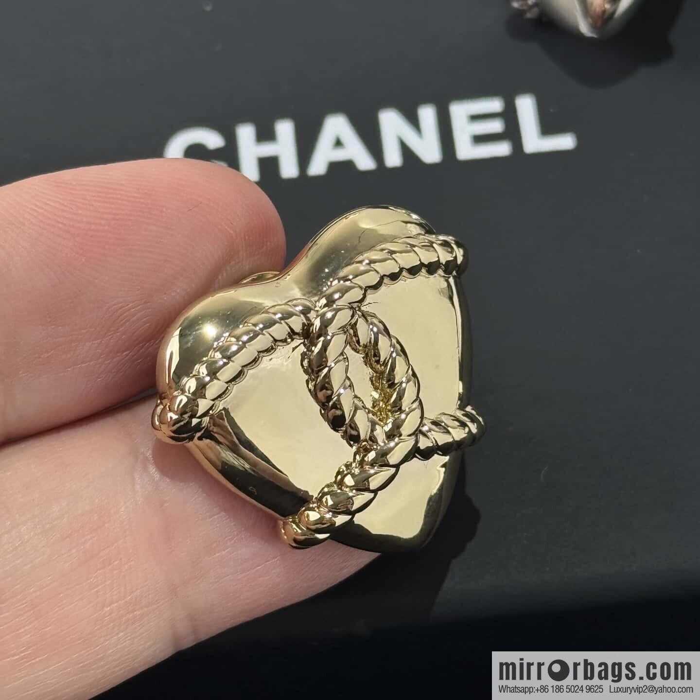 ❗️New ❗️ ☀️ new ☑️ Chanel double c peach heart love ❤️ brooch ☀️