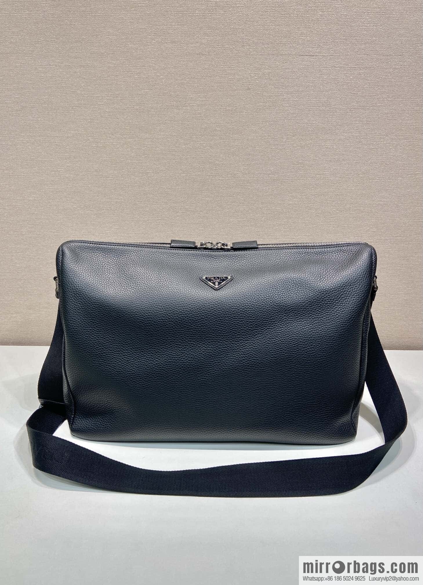 PRADA 🎉 new messenger bag 🎉🎉😉 2VH185 large