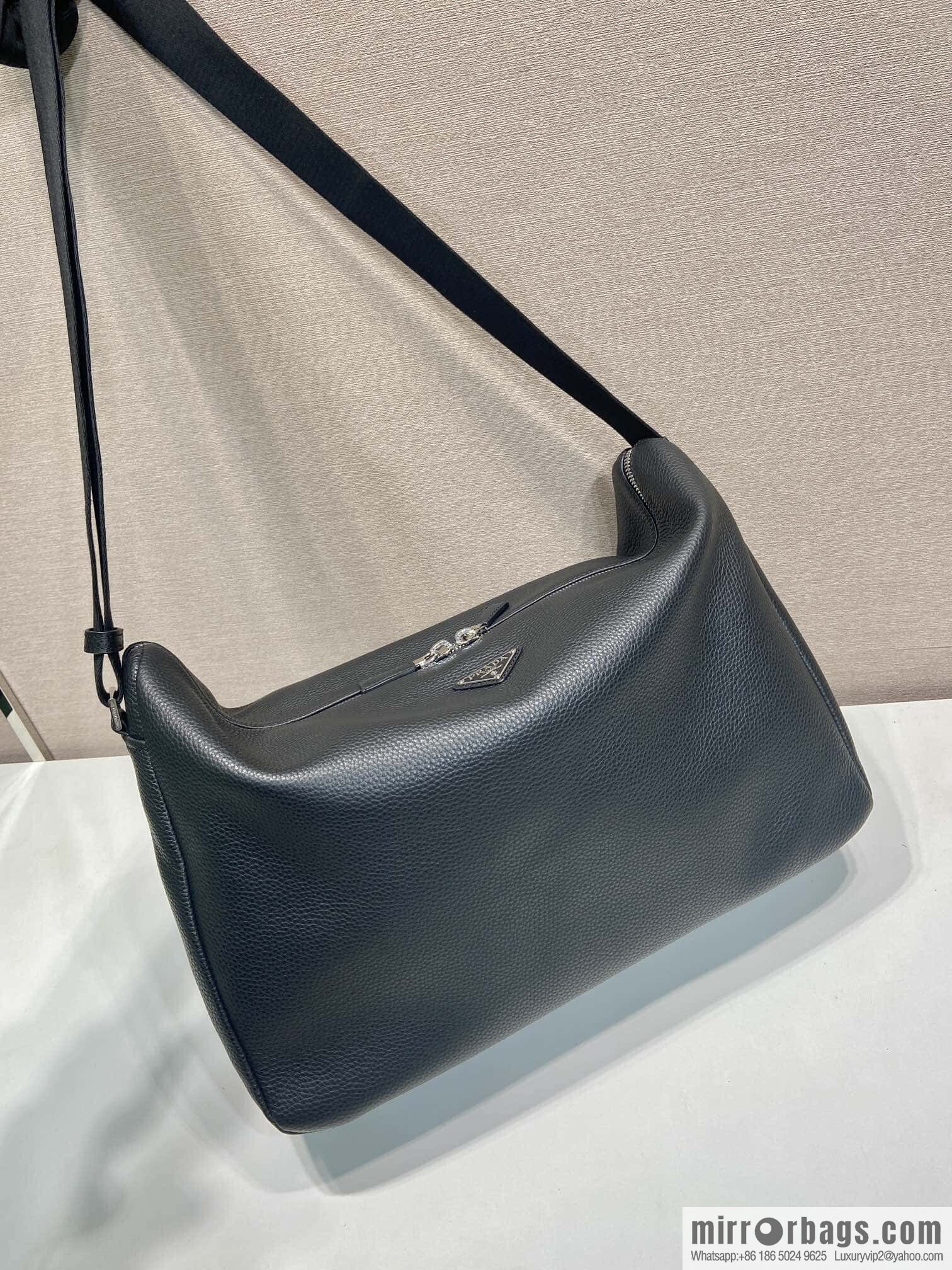 PRADA 🎉 new messenger bag 🎉🎉😉 2VH185 large