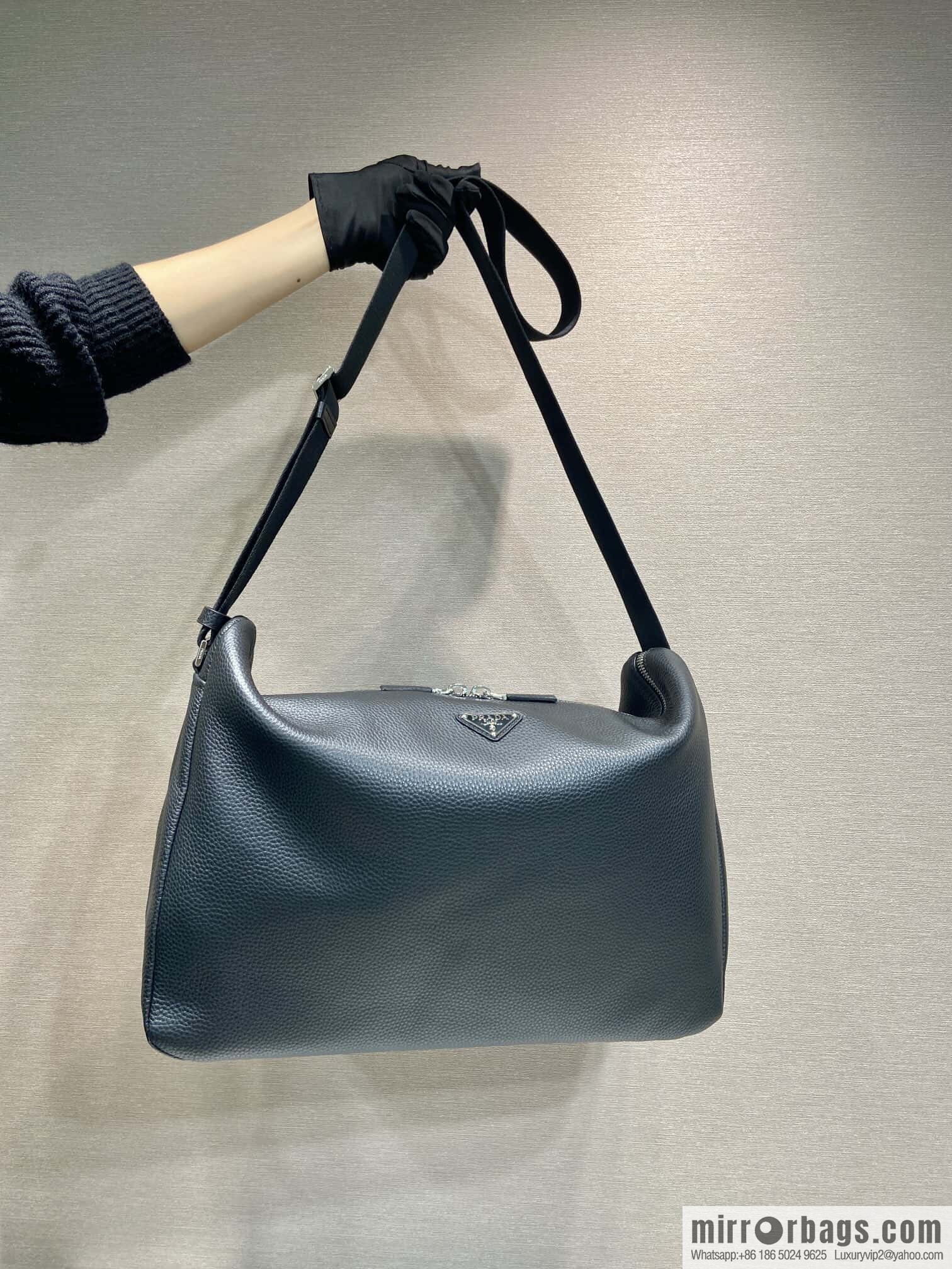 PRADA 🎉 new messenger bag 🎉🎉😉 2VH185 large