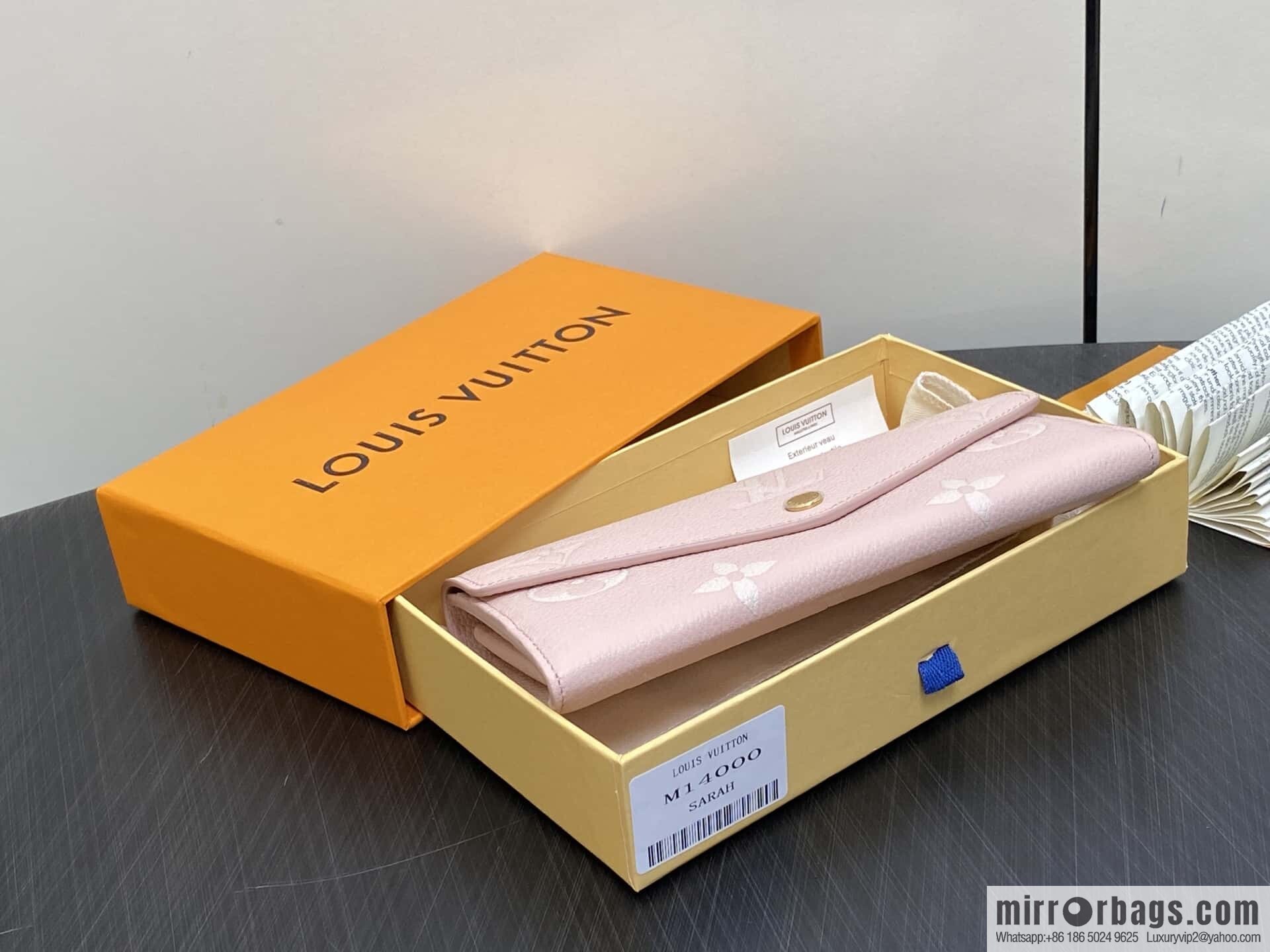 [Original order boutique] M14000 pink silk screen print, full leather flip wallet, this Sarah wallet.
