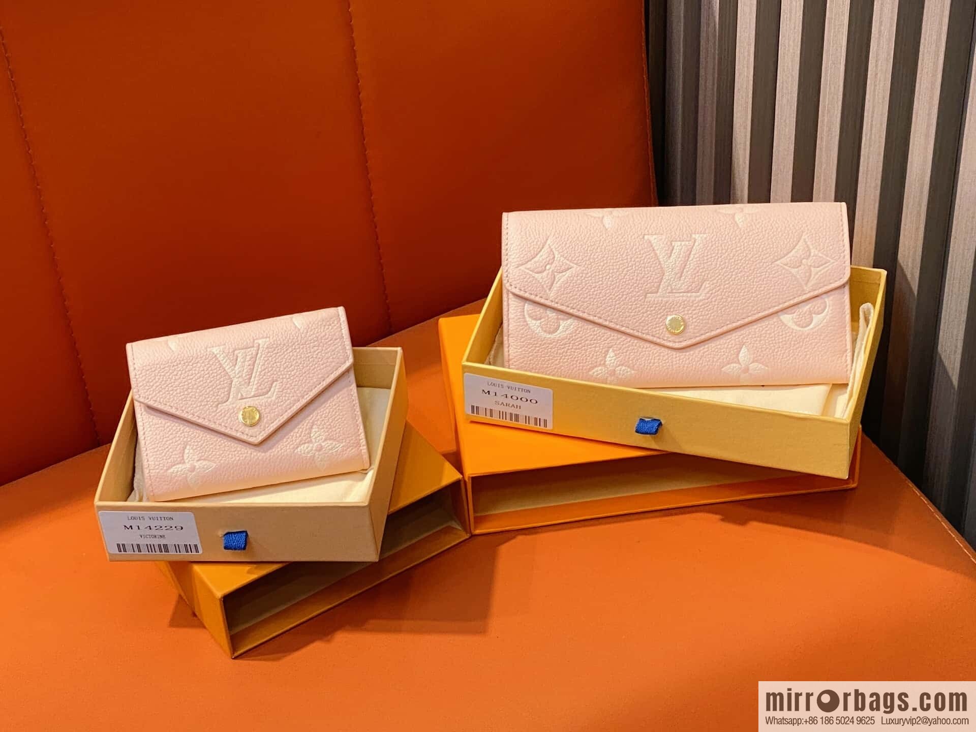 [Original order boutique] M14220 pink silk screen, full leather three-fold wallet VICTORINE wallet