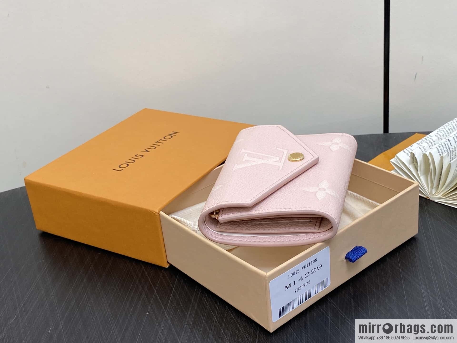 [Original order boutique] M14220 pink silk screen, full leather three-fold wallet VICTORINE wallet