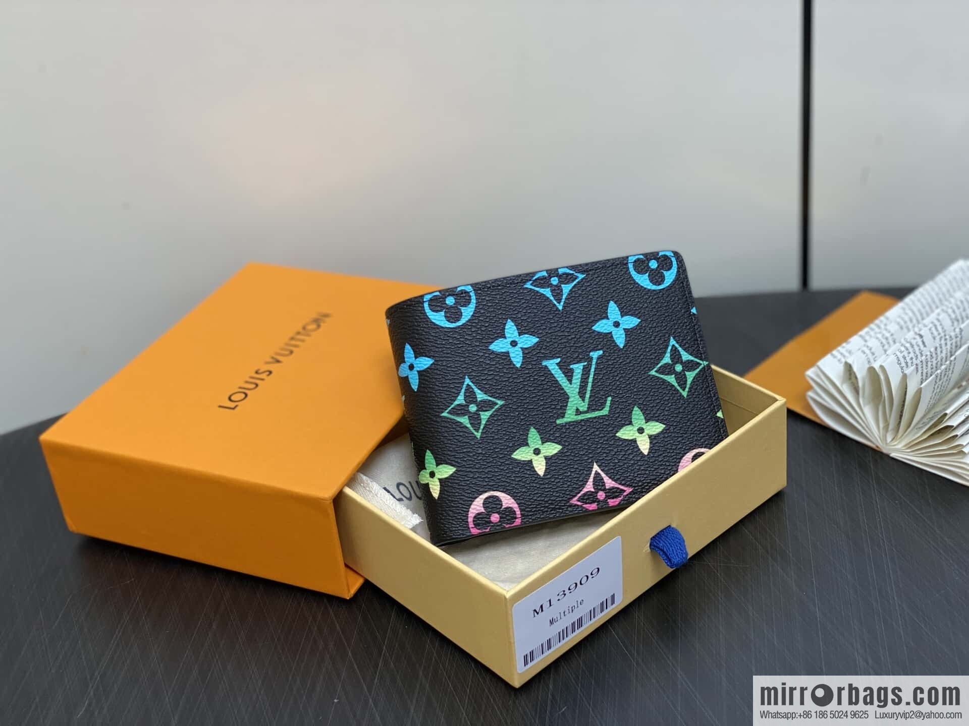 [Original order boutique] M13909 black gradual change short suit clip MULTIPLE short wallet