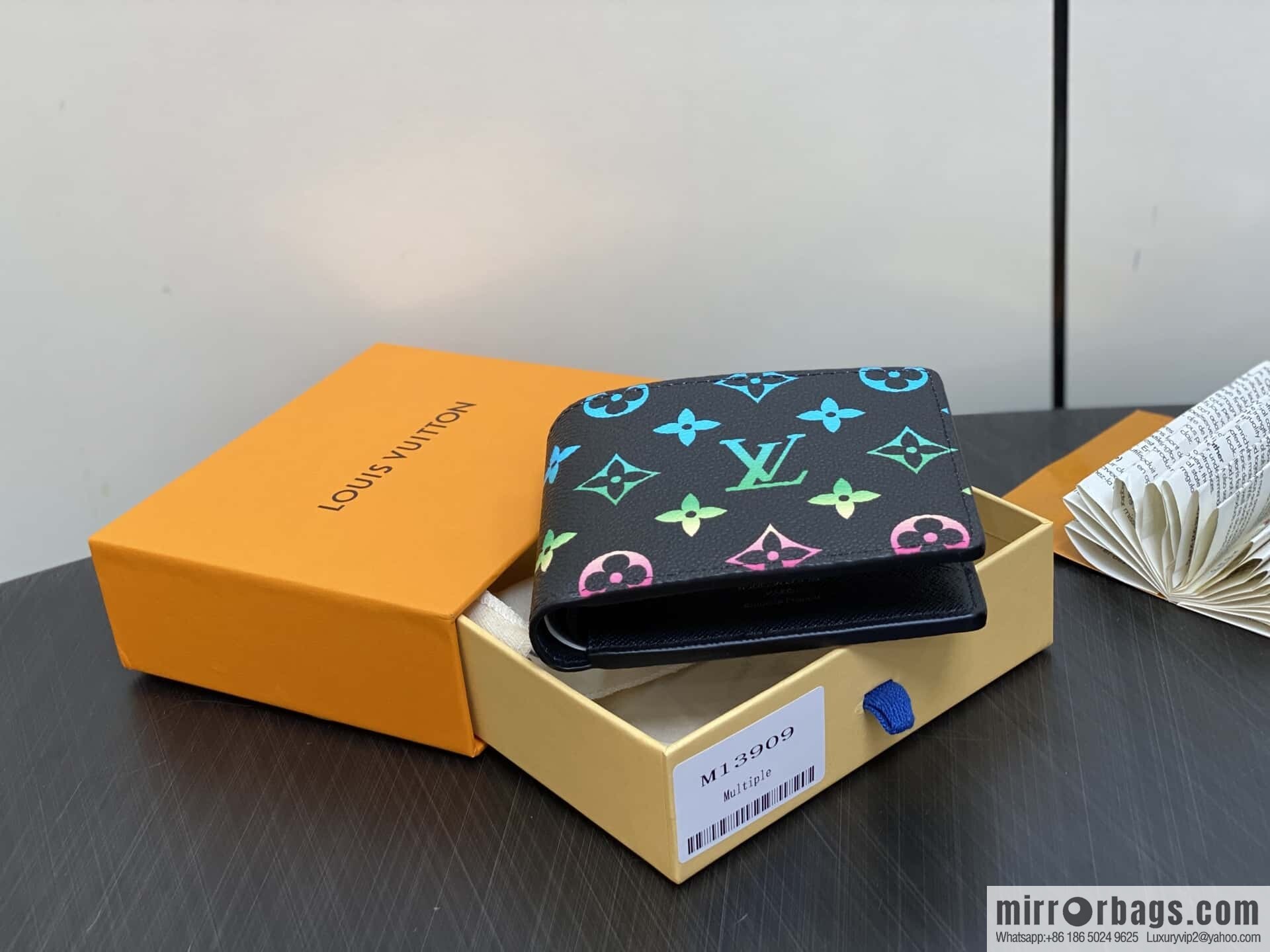 [Original order boutique] M13909 black gradual change short suit clip MULTIPLE short wallet