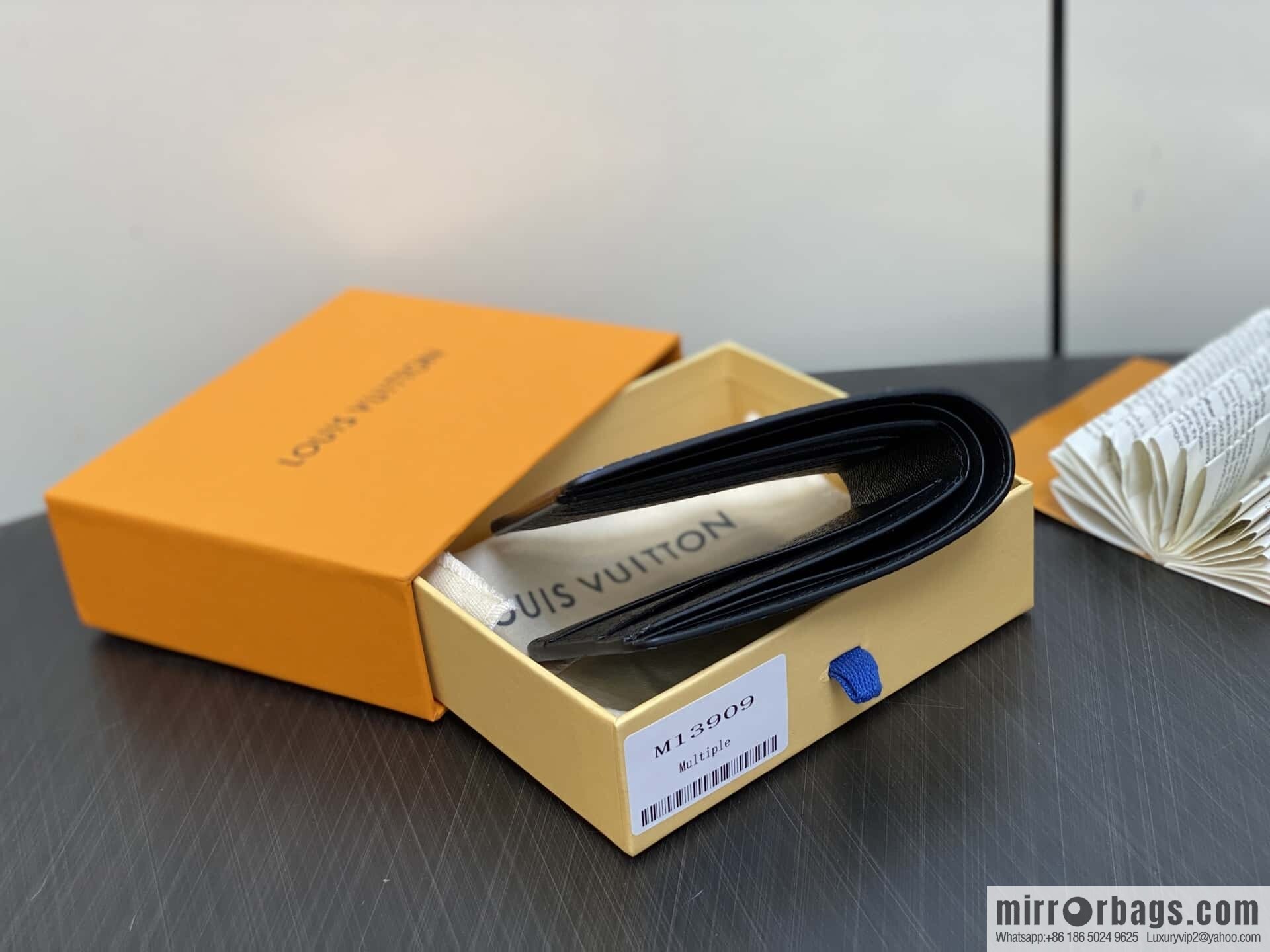 [Original order boutique] M13909 black gradual change short suit clip MULTIPLE short wallet