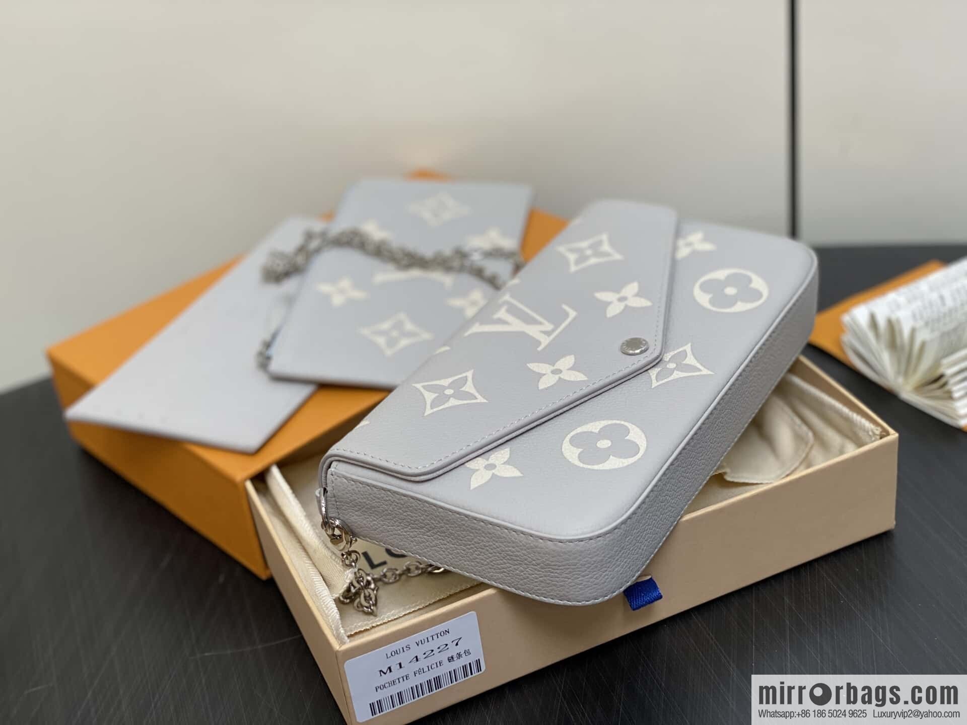 [Original order boutique] M14227 taro purple silk screen print, full leather embossed three-piece Félicie Pochette chain bag