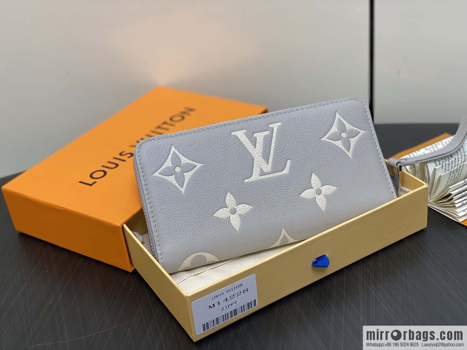 [Original order boutique] M14228 taro purple, full leather single zipper wallet zippy zipper wallet