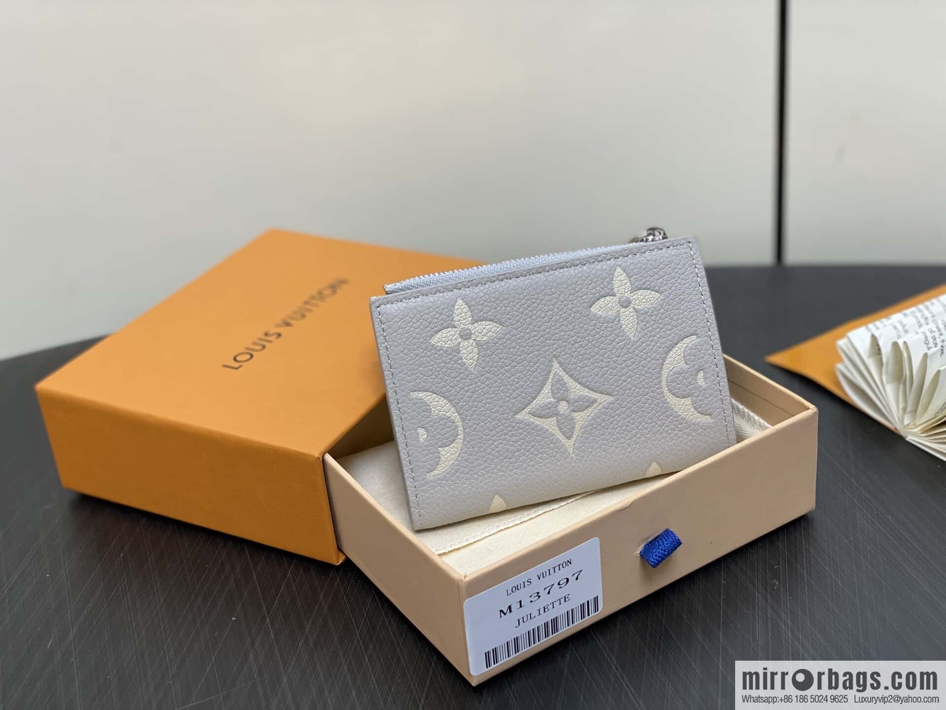 [Original order boutique] M13797 mashed taro purple (silk screen printing) full leather 20% off wallet Lisa wallet