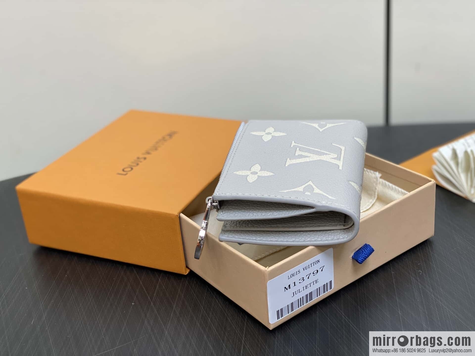 [Original order boutique] M13797 mashed taro purple (silk screen printing) full leather 20% off wallet Lisa wallet