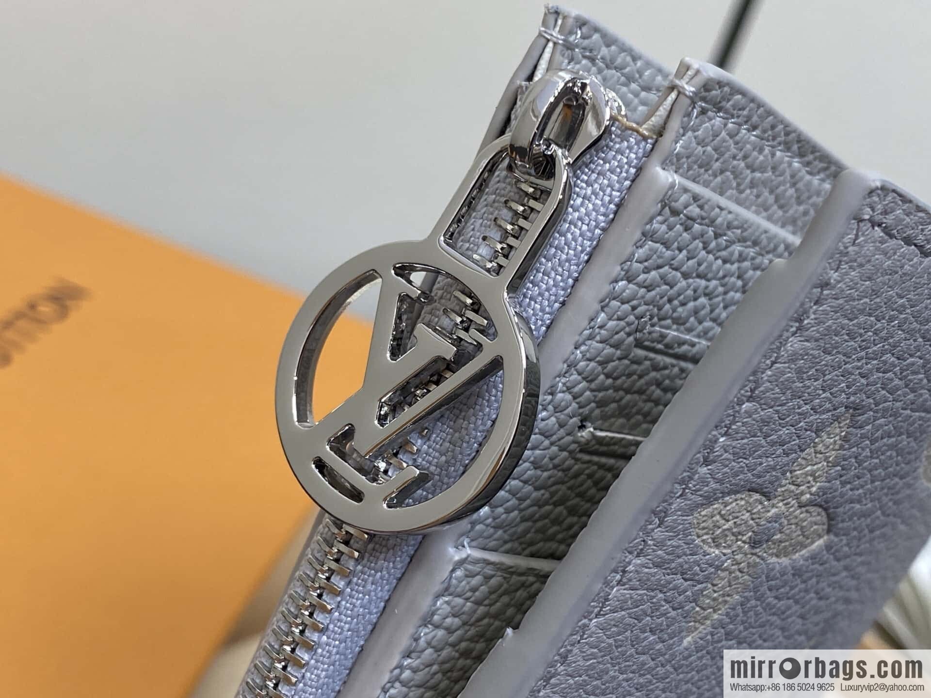 [Original order boutique] M13797 mashed taro purple (silk screen printing) full leather 20% off wallet Lisa wallet