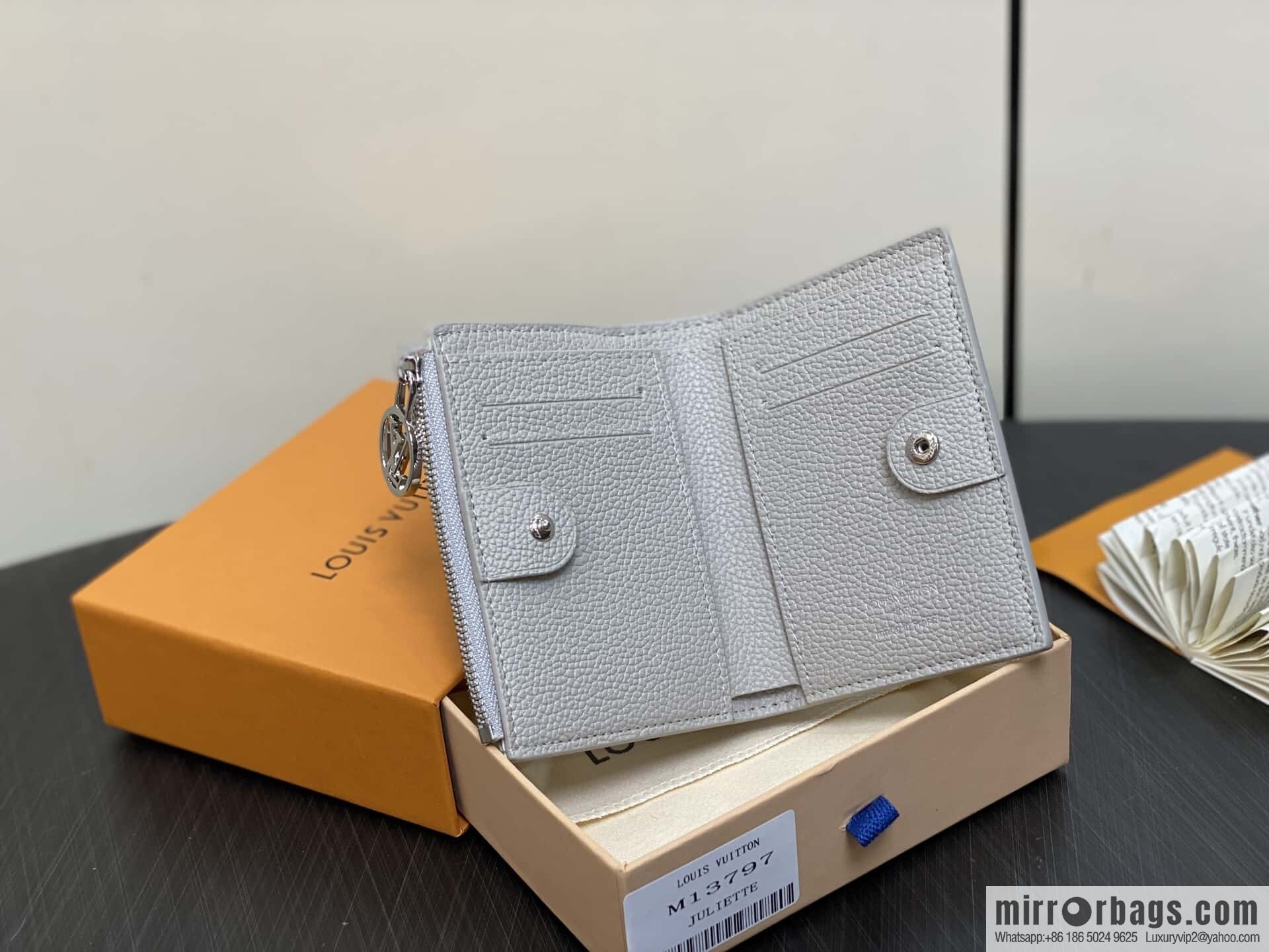 [Original order boutique] M13797 mashed taro purple (silk screen printing) full leather 20% off wallet Lisa wallet