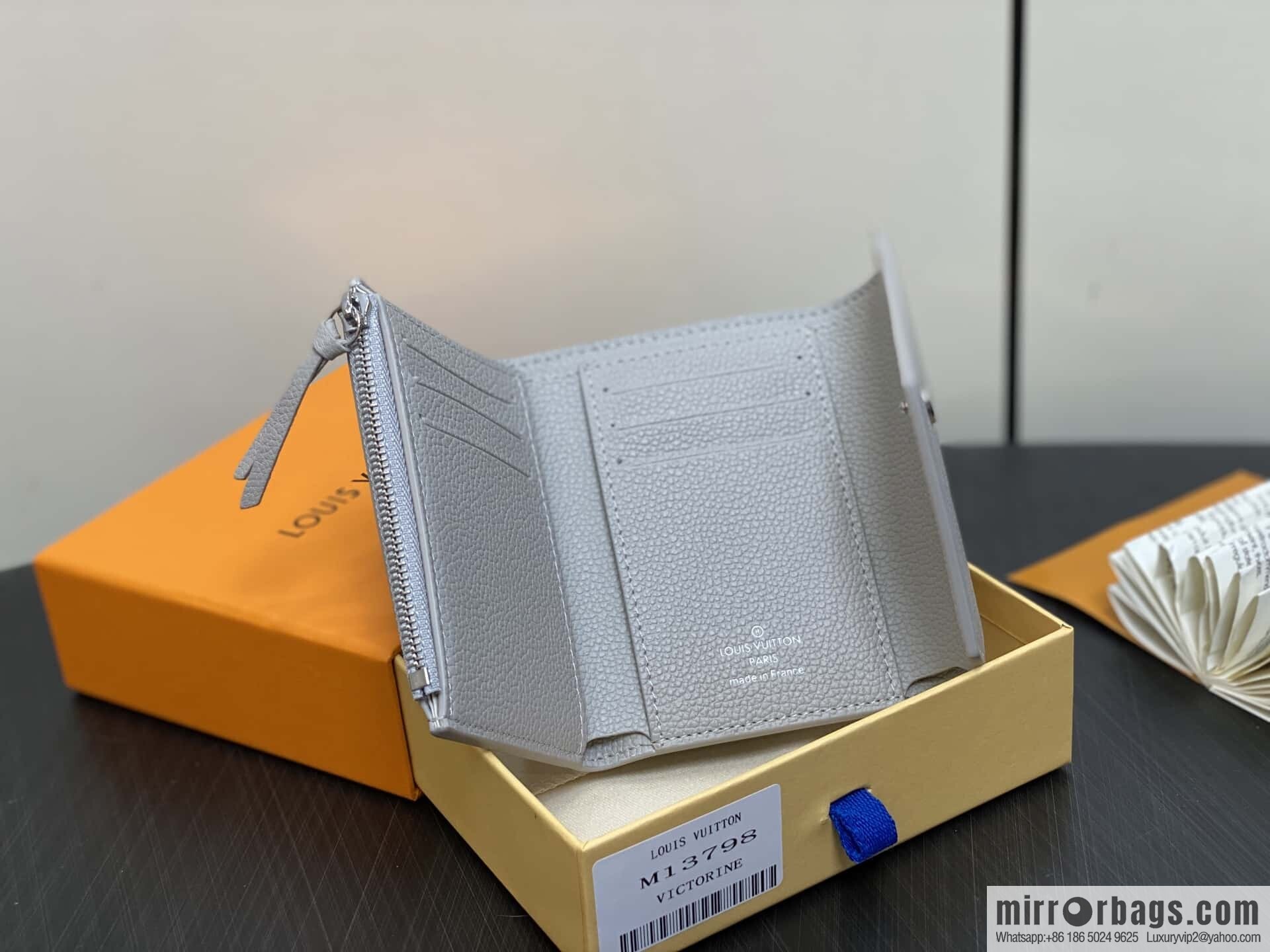 [Original order boutique] M13798 taro purple, full leather three-fold wallet VICTORINE wallet