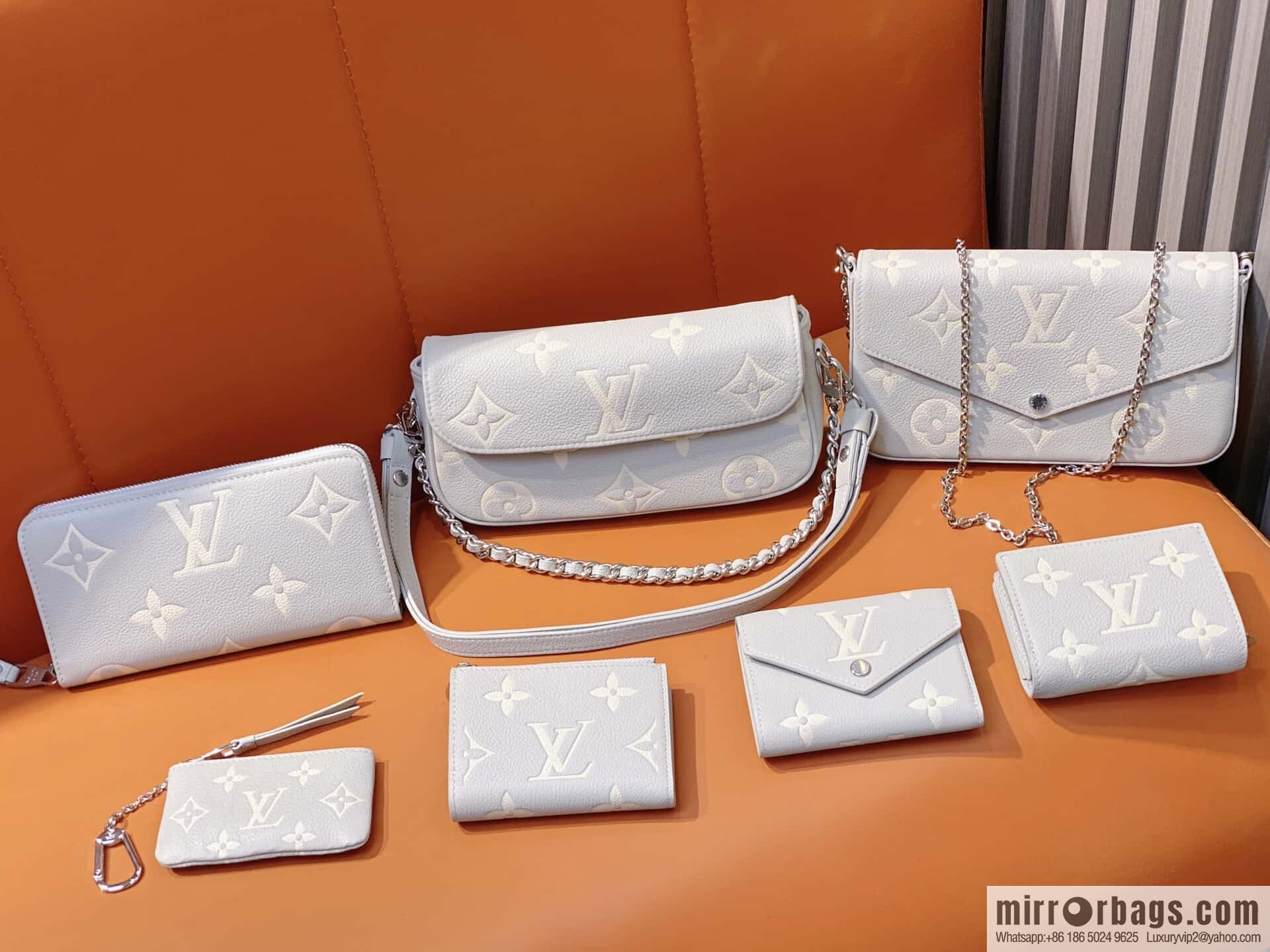 [Original order boutique] M13793 taro purple, full leather key bag, change bag.