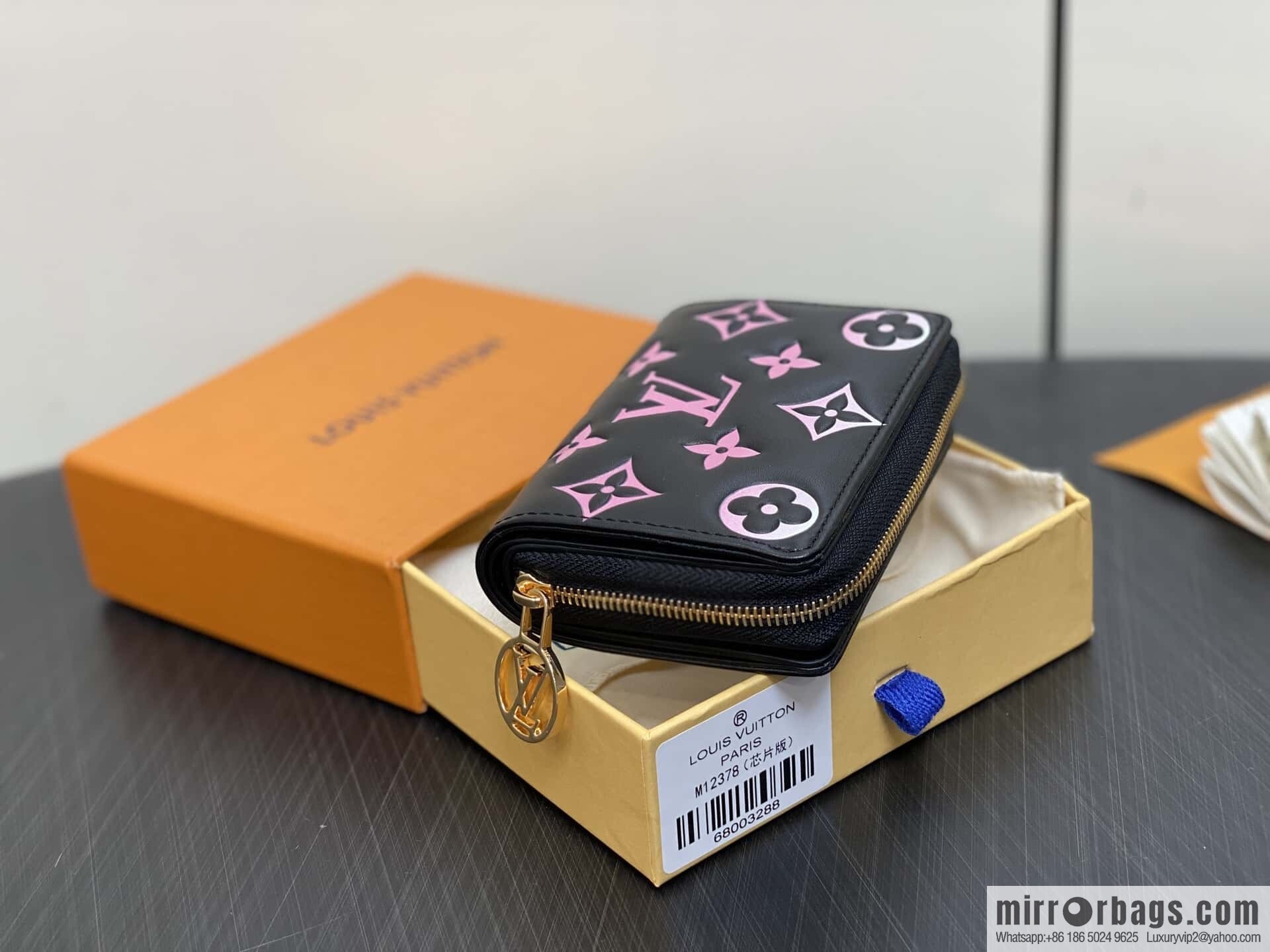 [Boutique‑grade] M12378 black silk screen print, full leather single zipper short wallet Zippy zipper wallet