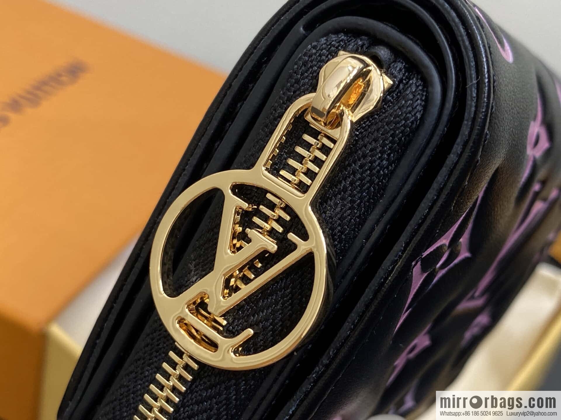 [Boutique‑grade] M12378 black silk screen print, full leather single zipper short wallet Zippy zipper wallet